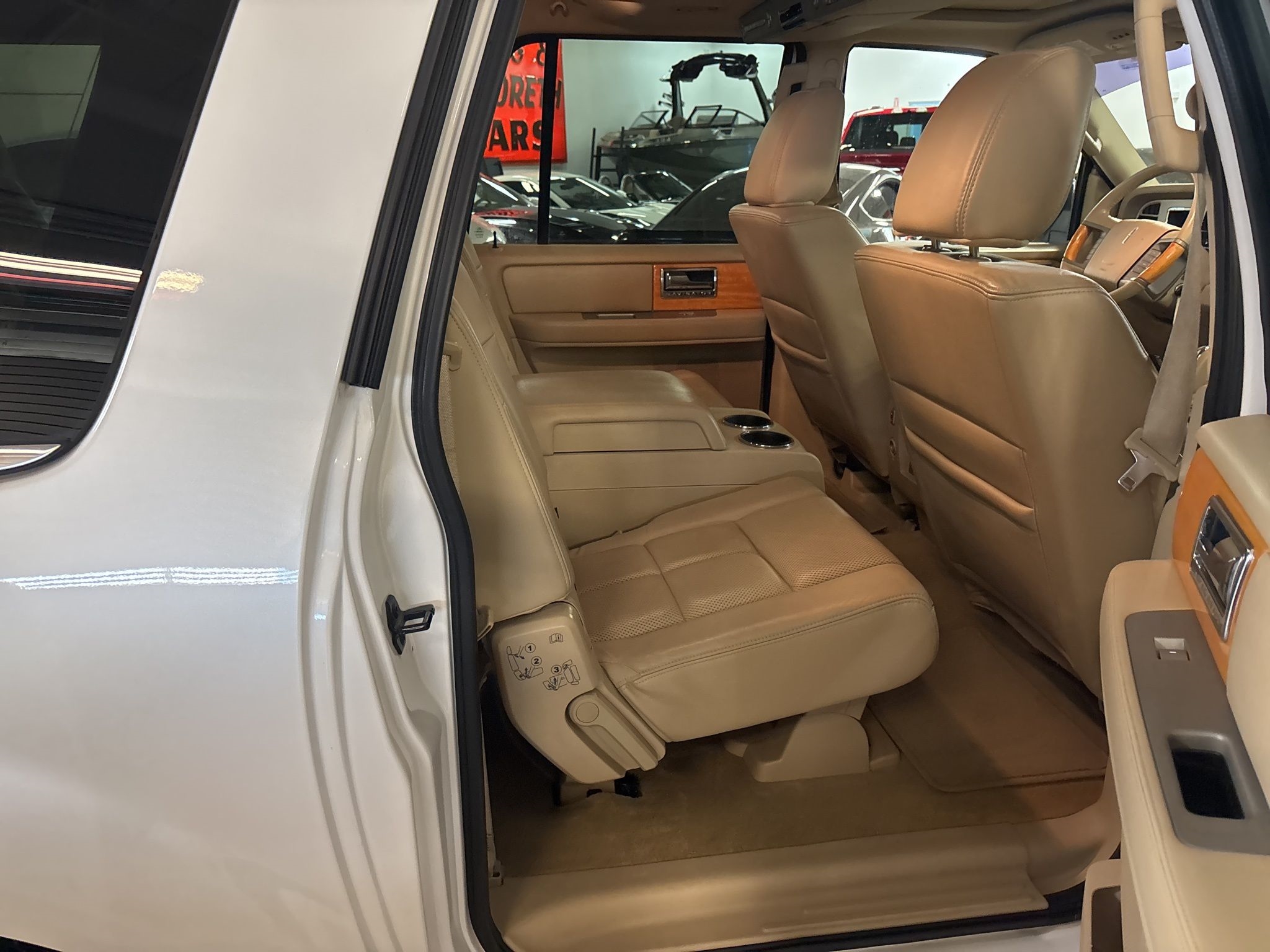 Lincoln Navigator L  2010