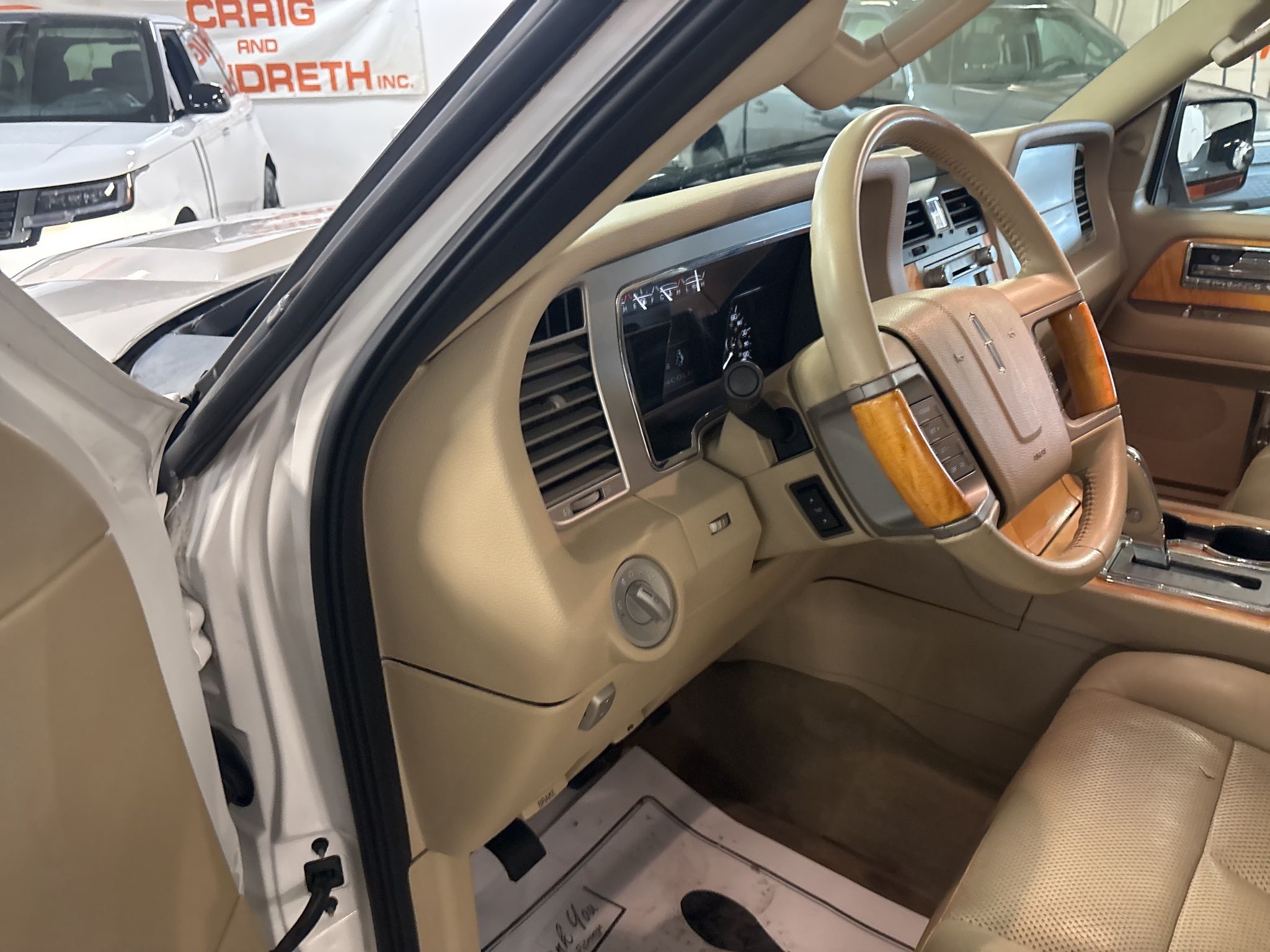 Lincoln Navigator L  2010