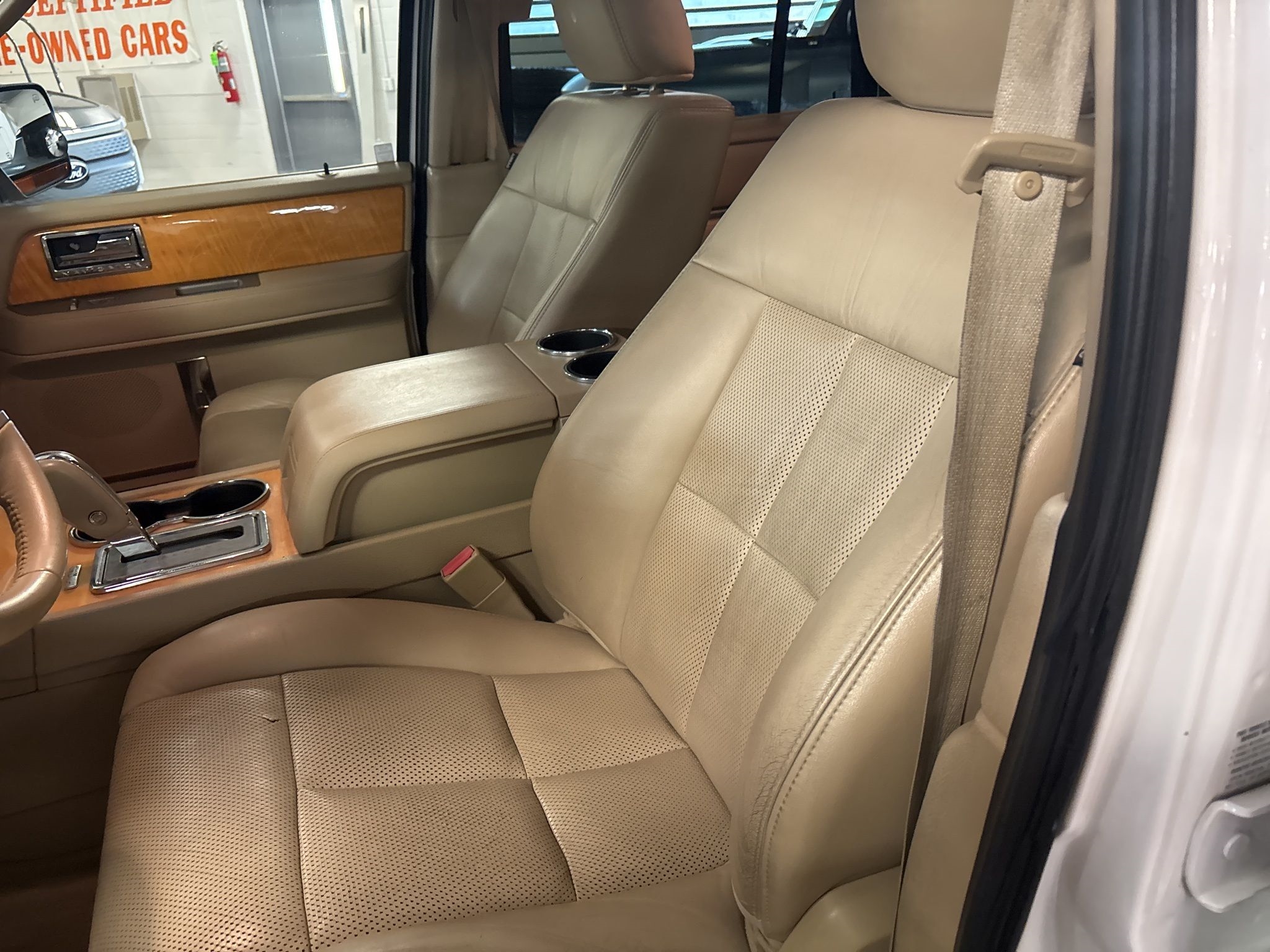 Lincoln Navigator L  2010