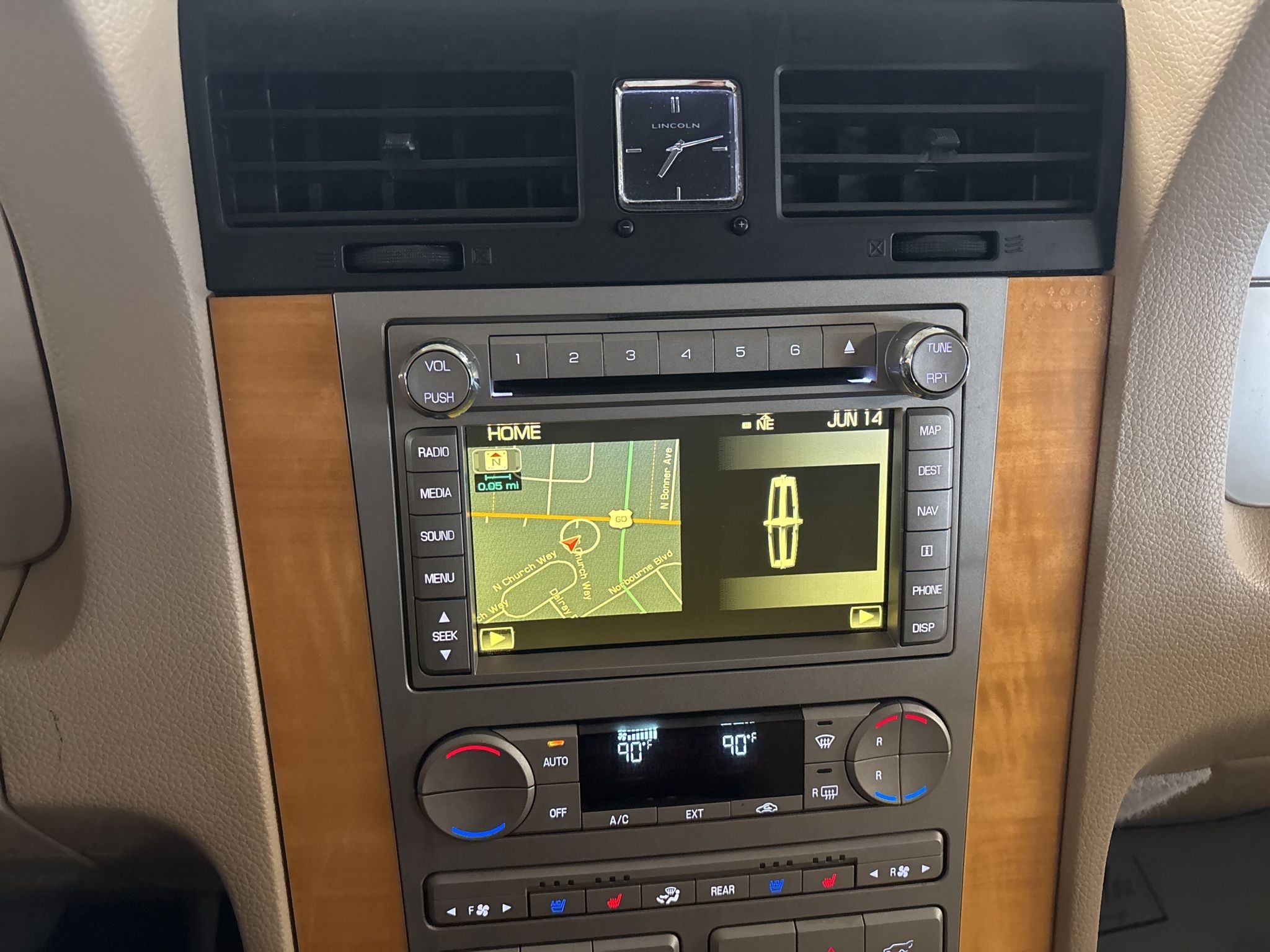 Lincoln Navigator L  2010