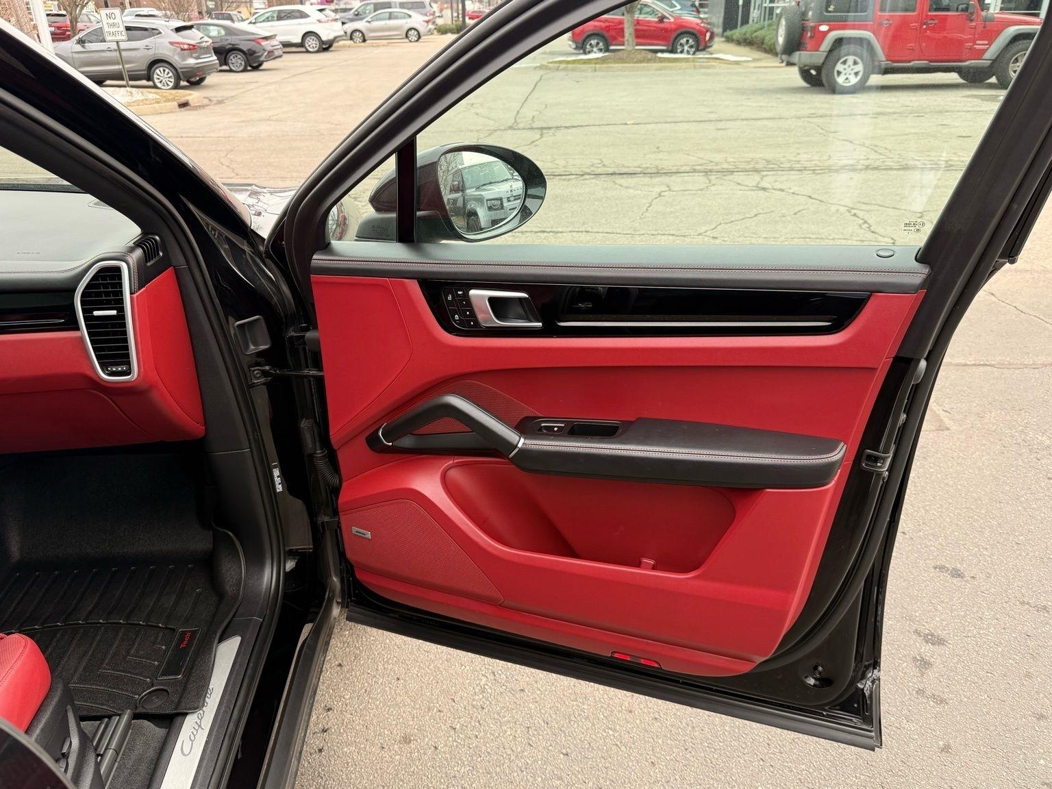 Porsche Cayenne  2022