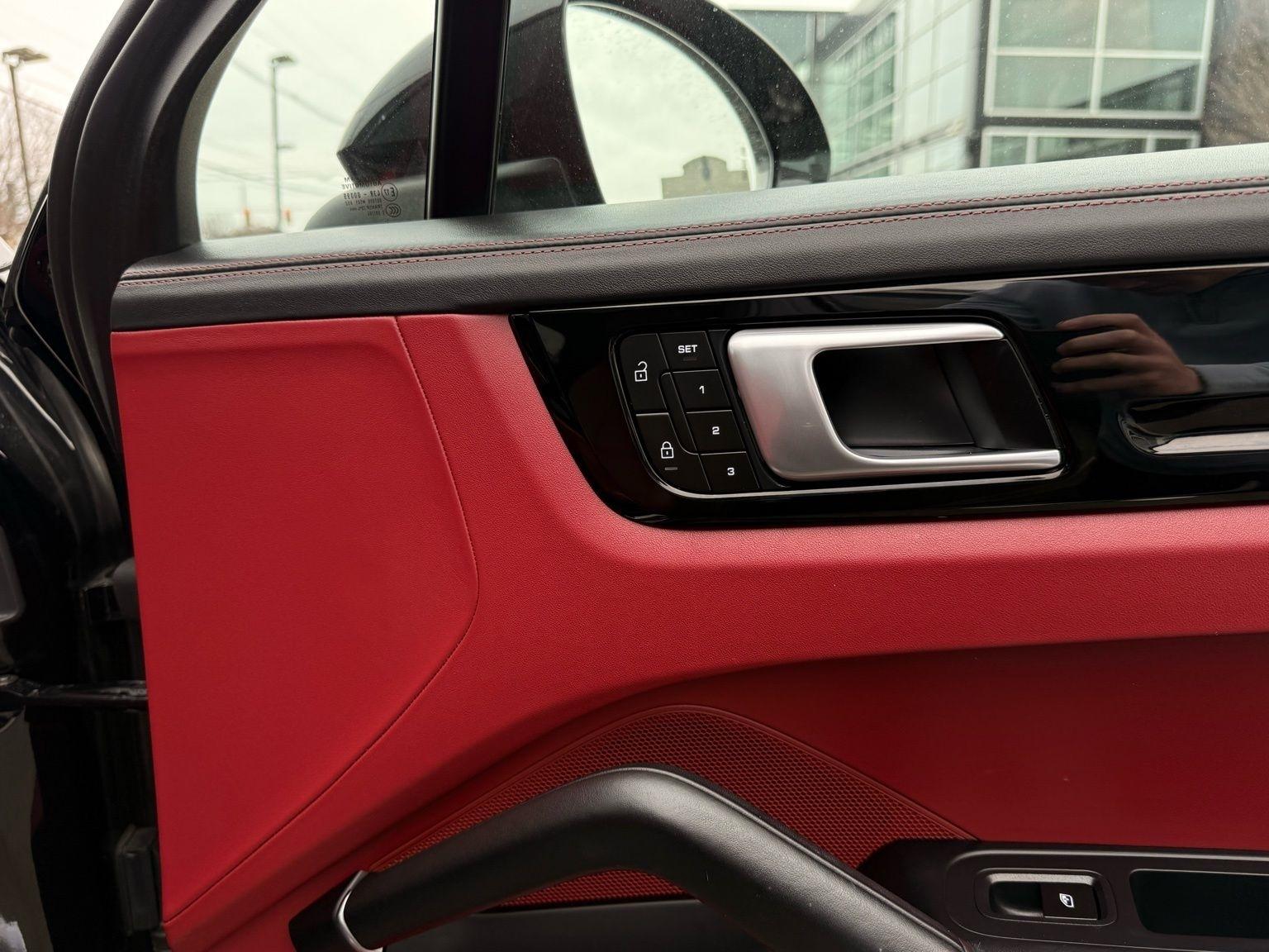 Porsche Cayenne  2022