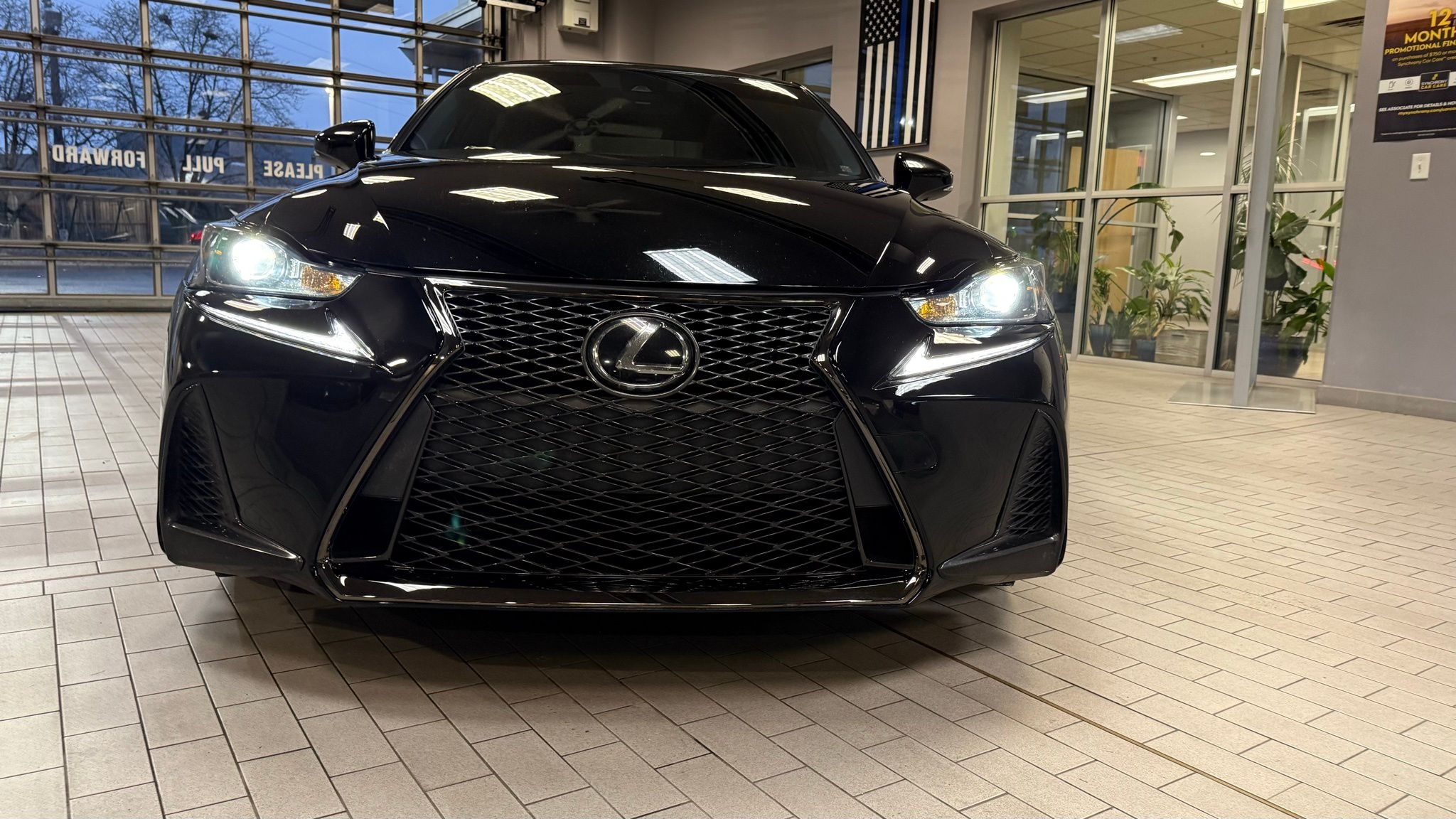 Lexus IS  2019