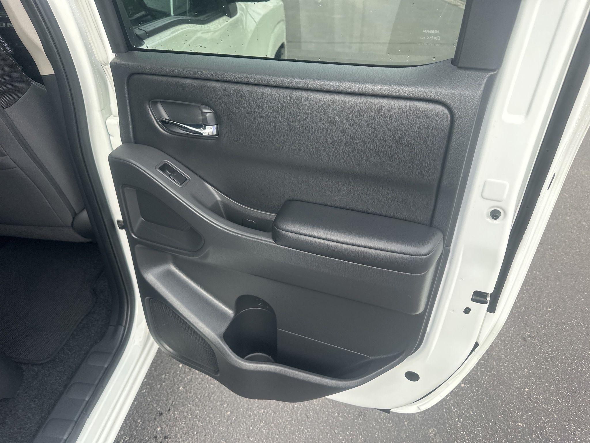 Nissan Frontier  2025