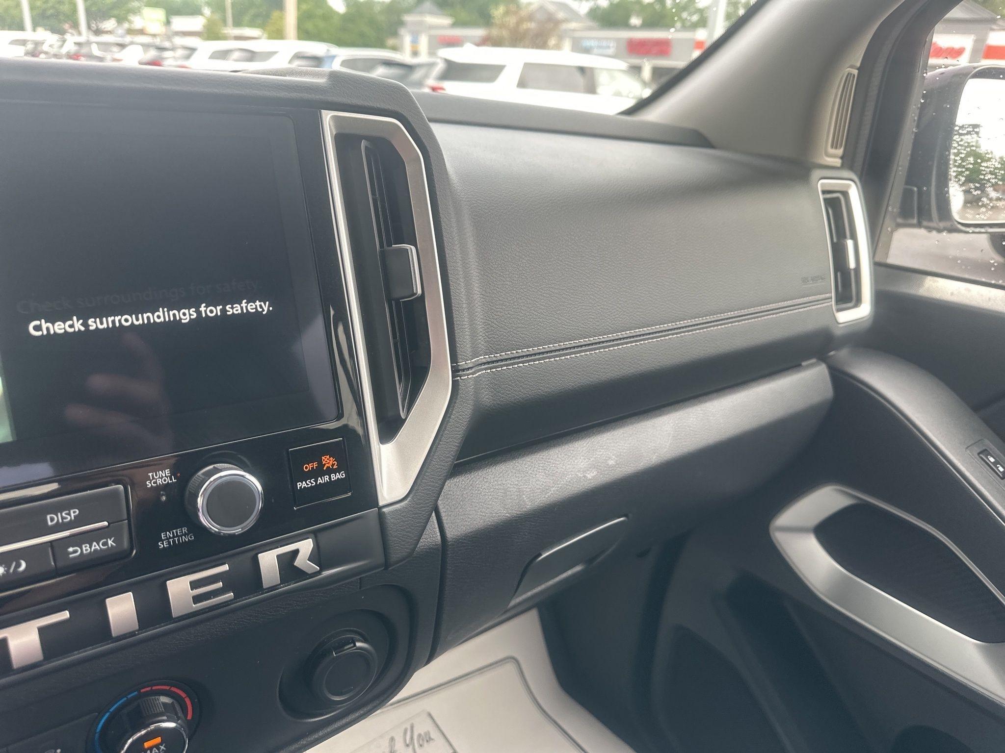 Nissan Frontier  2025