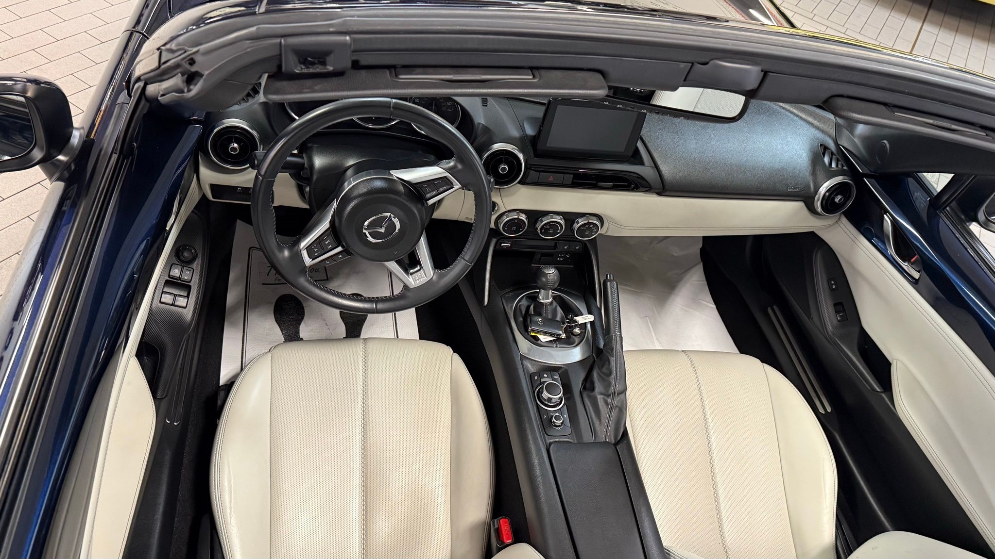 Mazda MX-5 Miata RF  2021