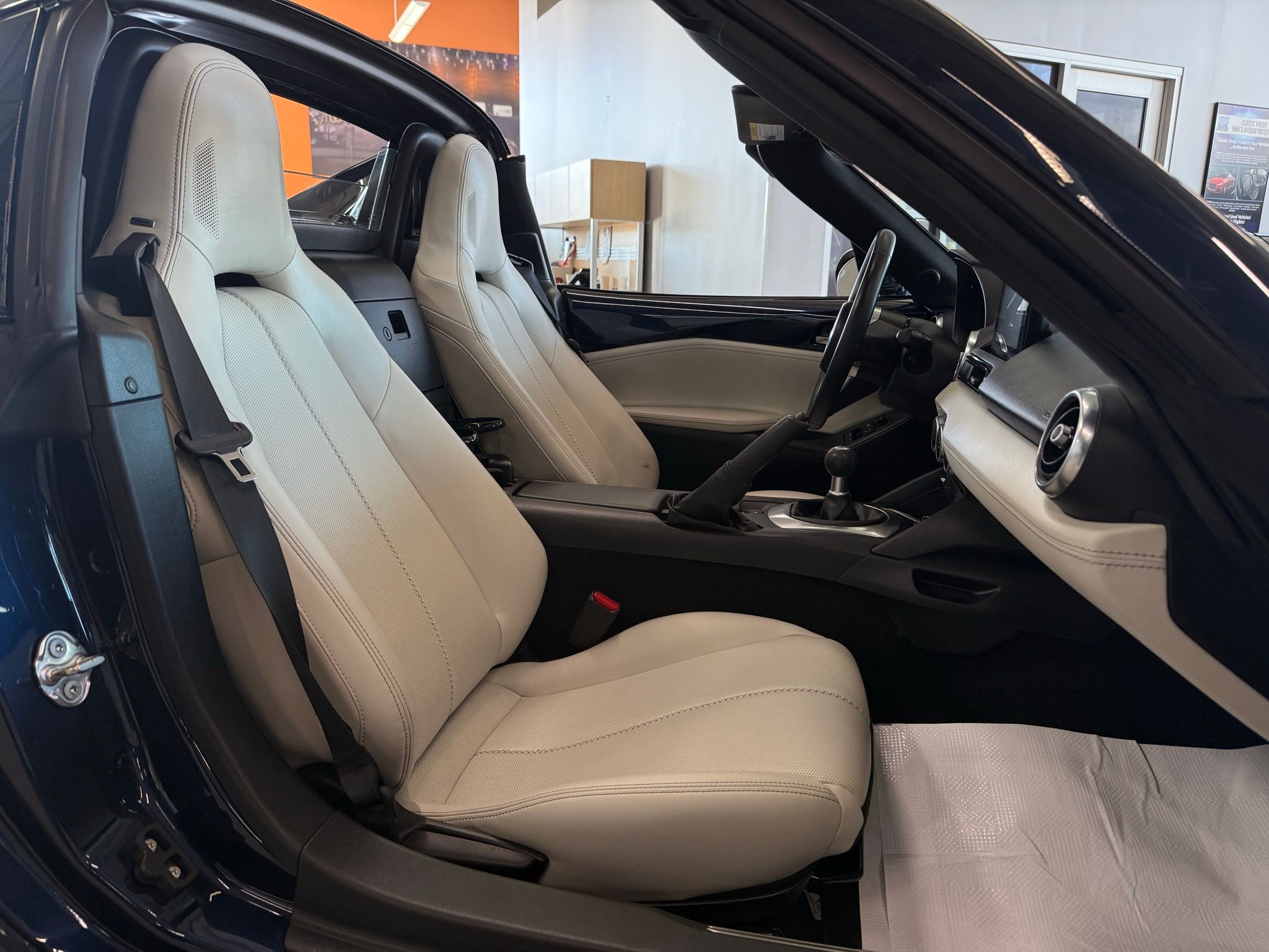 Mazda MX-5 Miata RF  2021