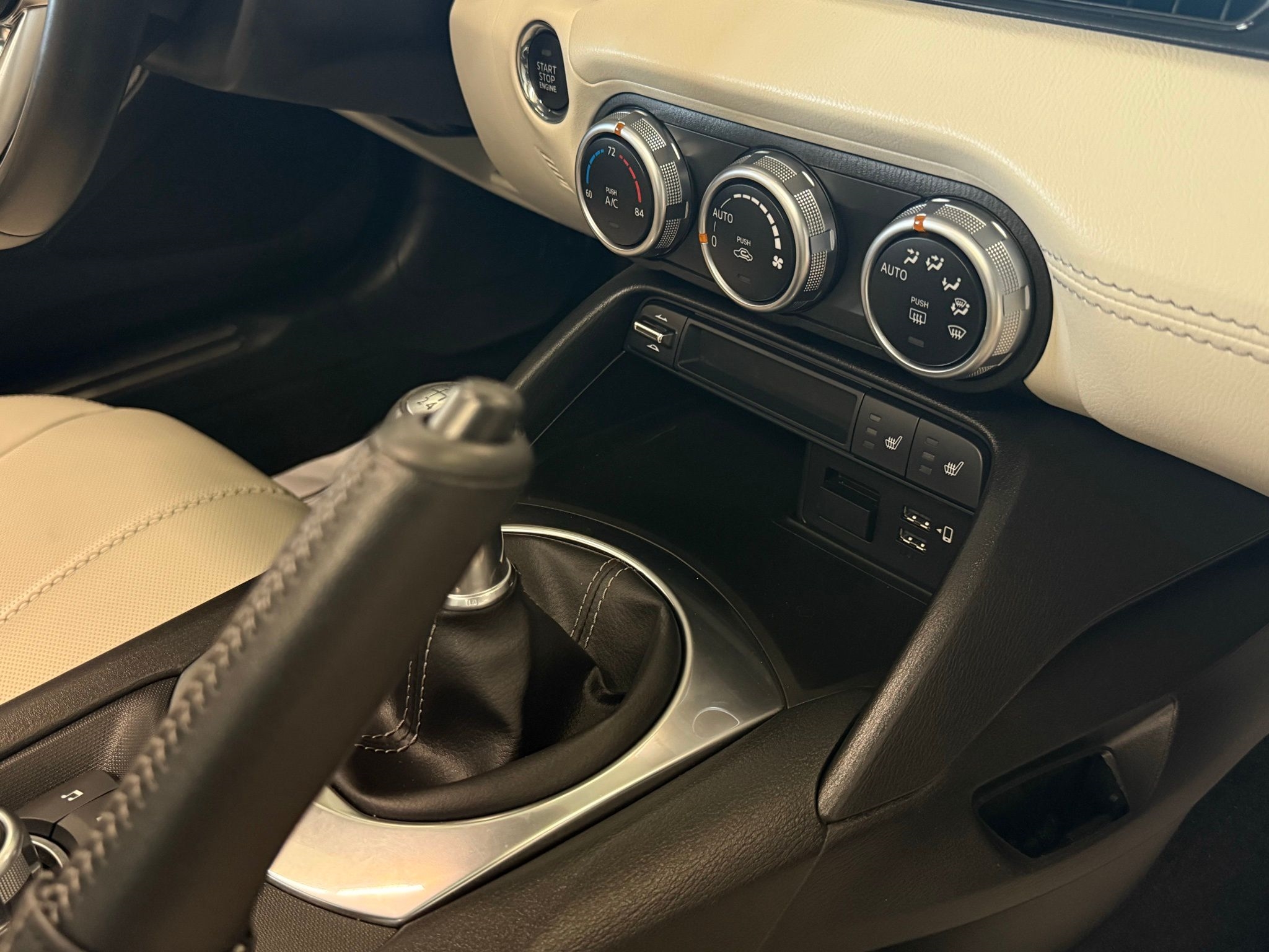 Mazda MX-5 Miata RF  2021