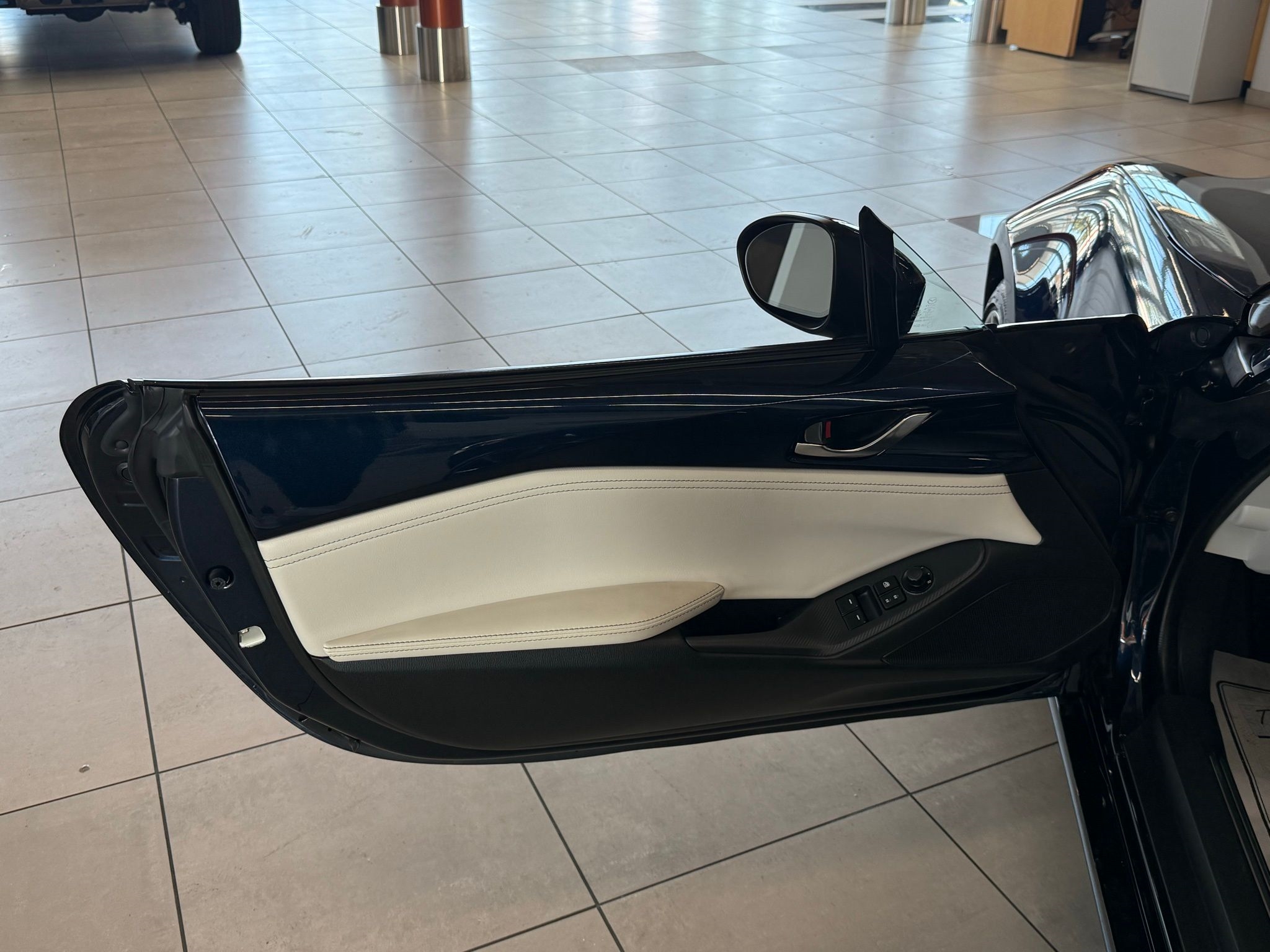 Mazda MX-5 Miata RF  2021