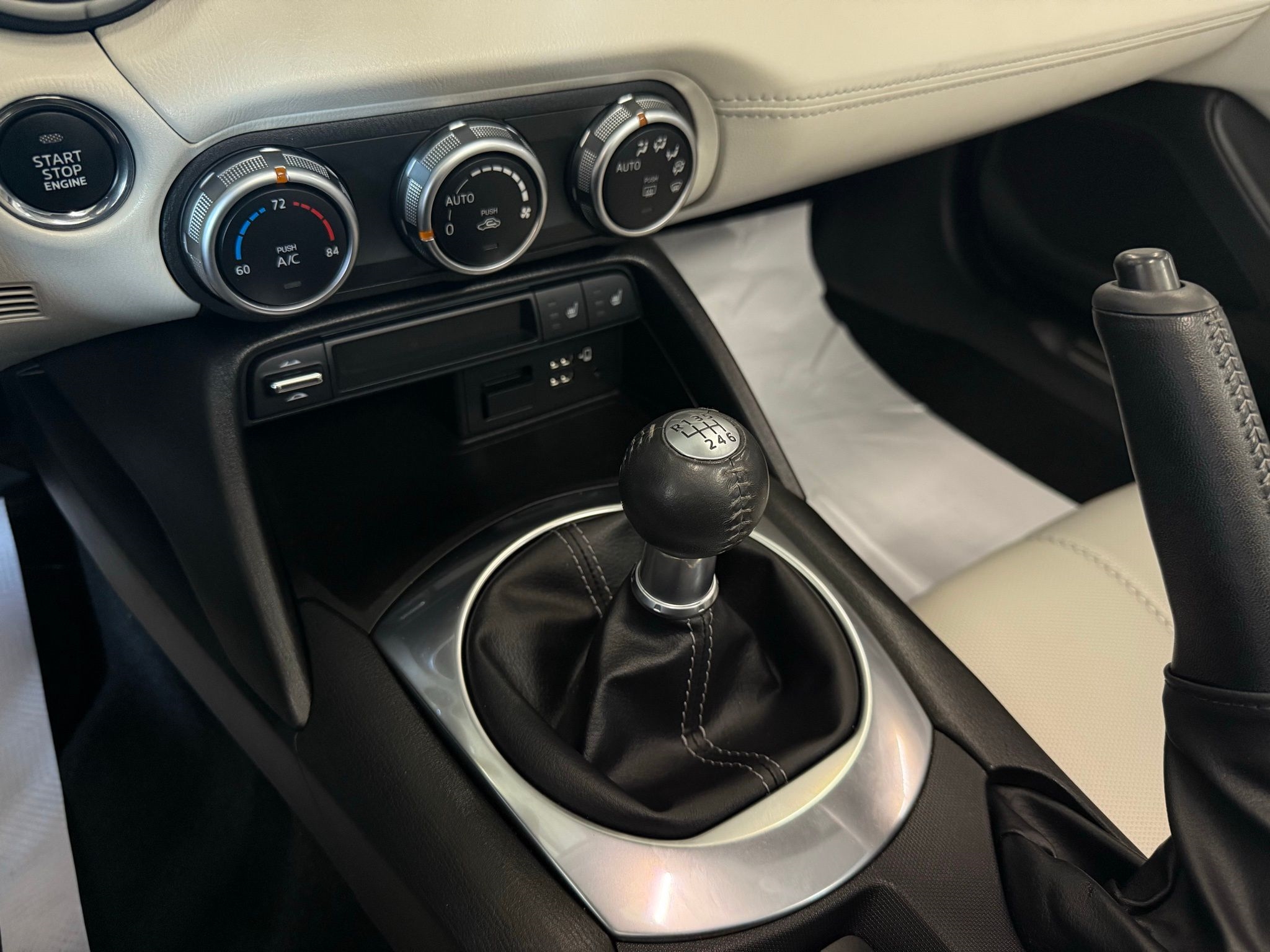 Mazda MX-5 Miata RF  2021