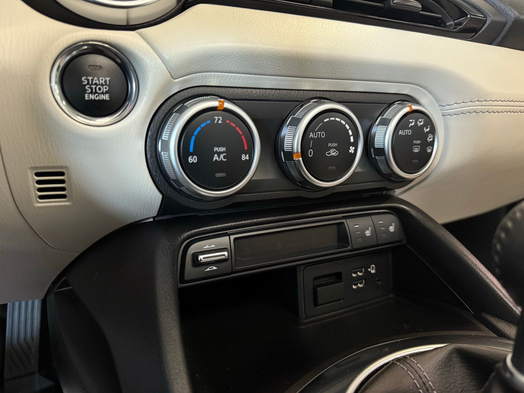 Mazda MX-5 Miata RF  2021