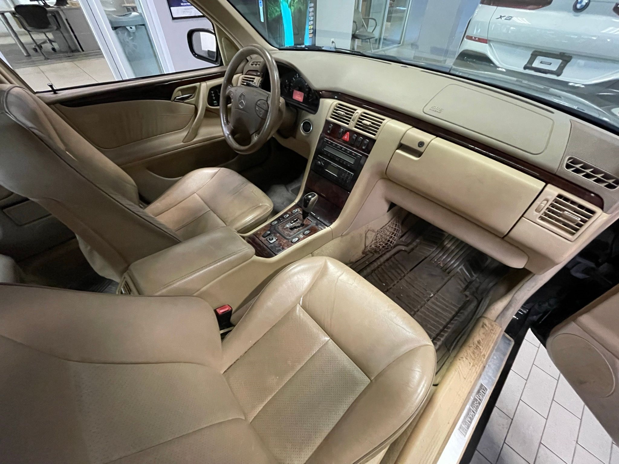 Mercedes-Benz E-Class  2001