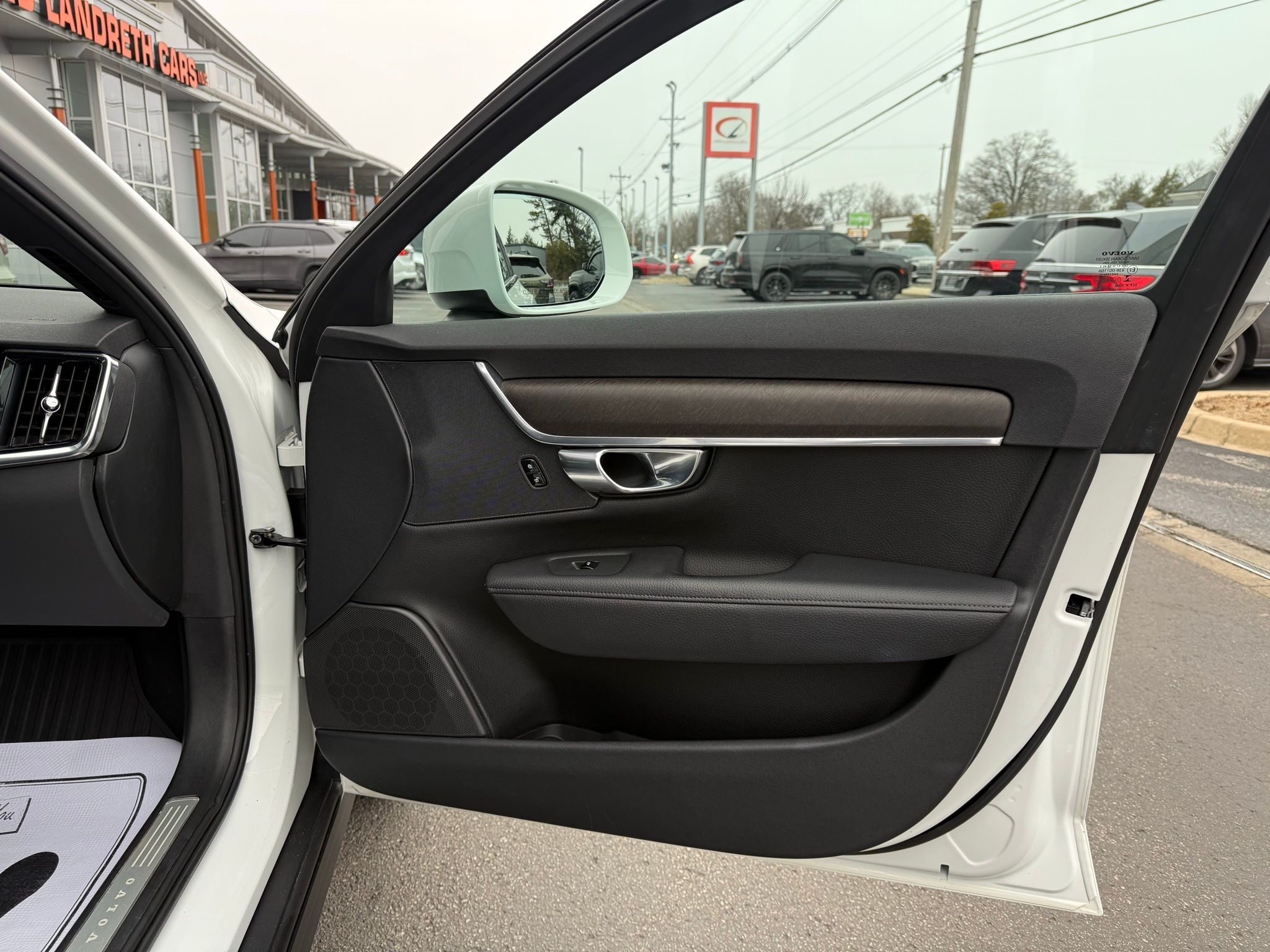 Volvo V90 Cross Country  2018