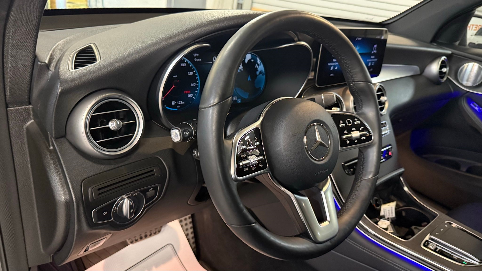 Mercedes-Benz GLC  2020