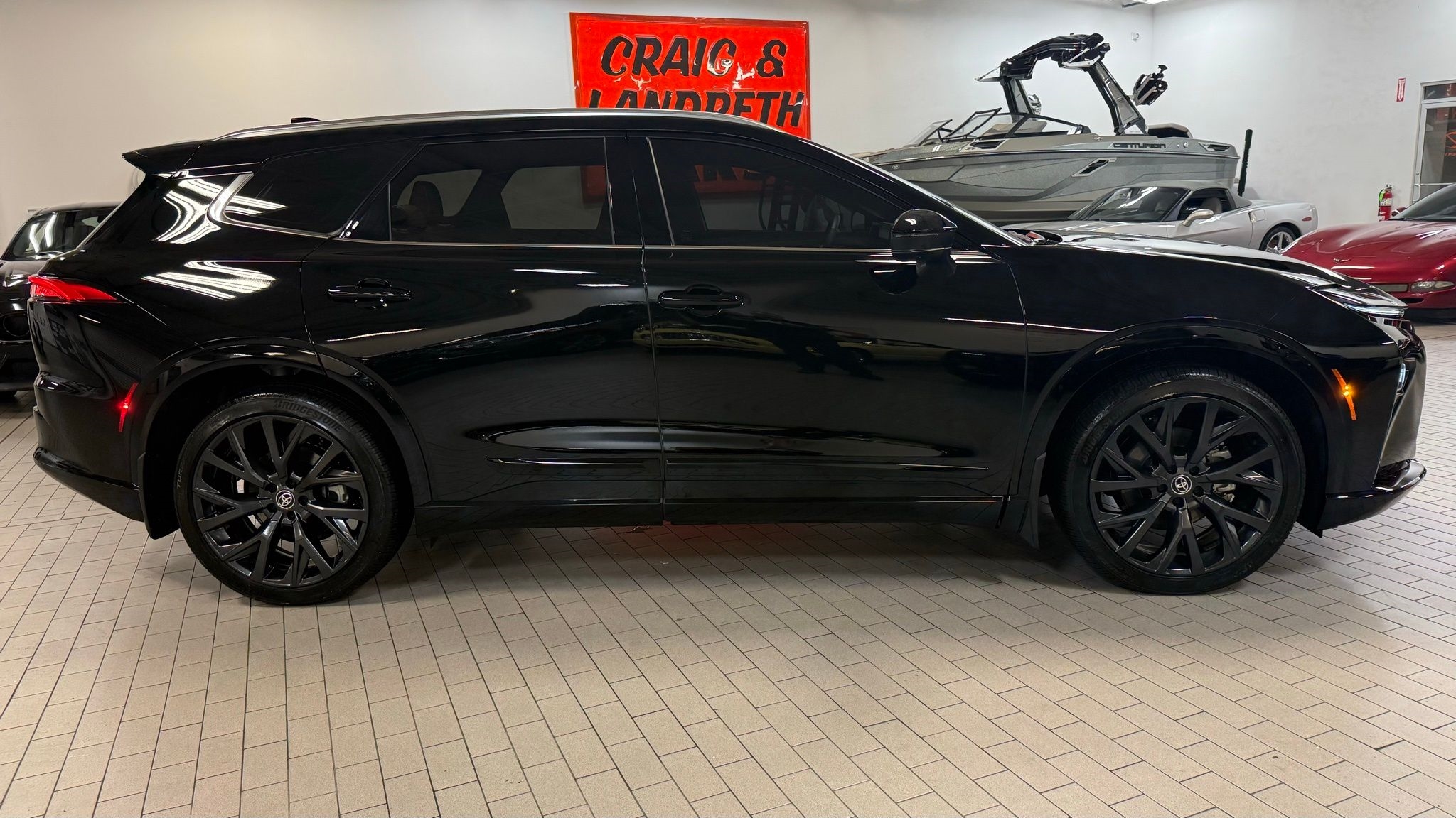 Toyota Crown Signia  2025