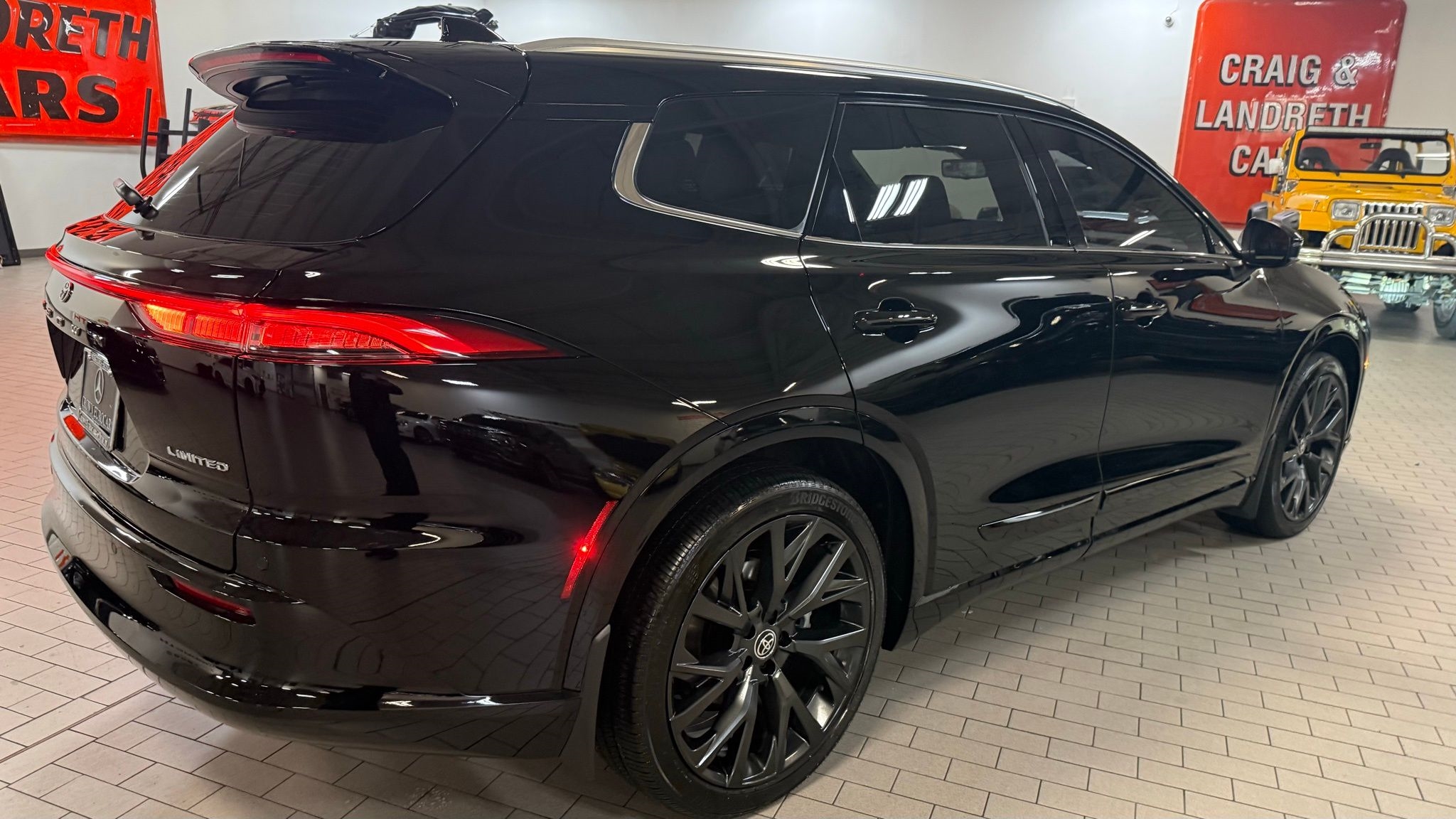 Toyota Crown Signia  2025