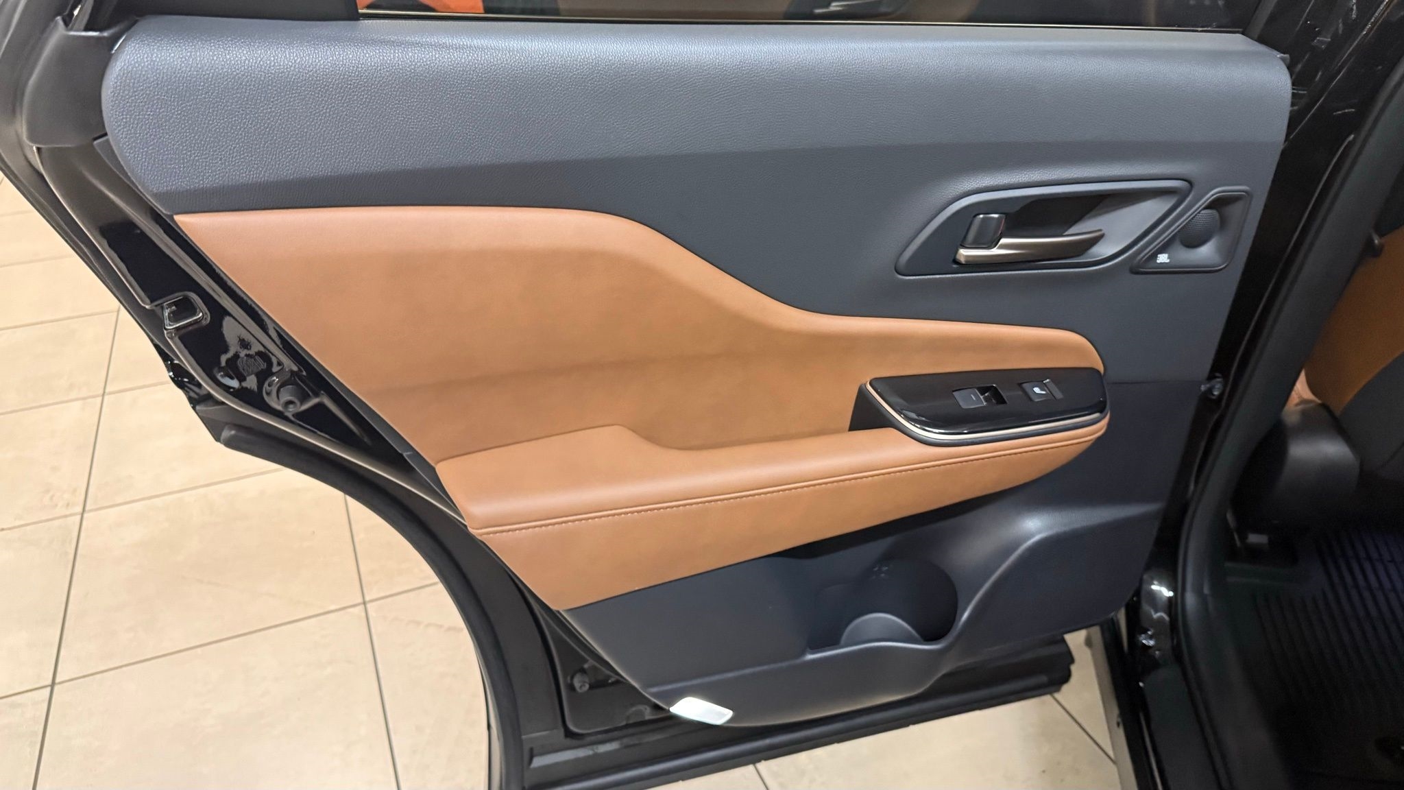 Toyota Crown Signia  2025