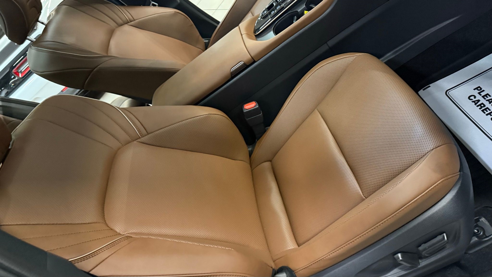 Toyota Crown Signia  2025