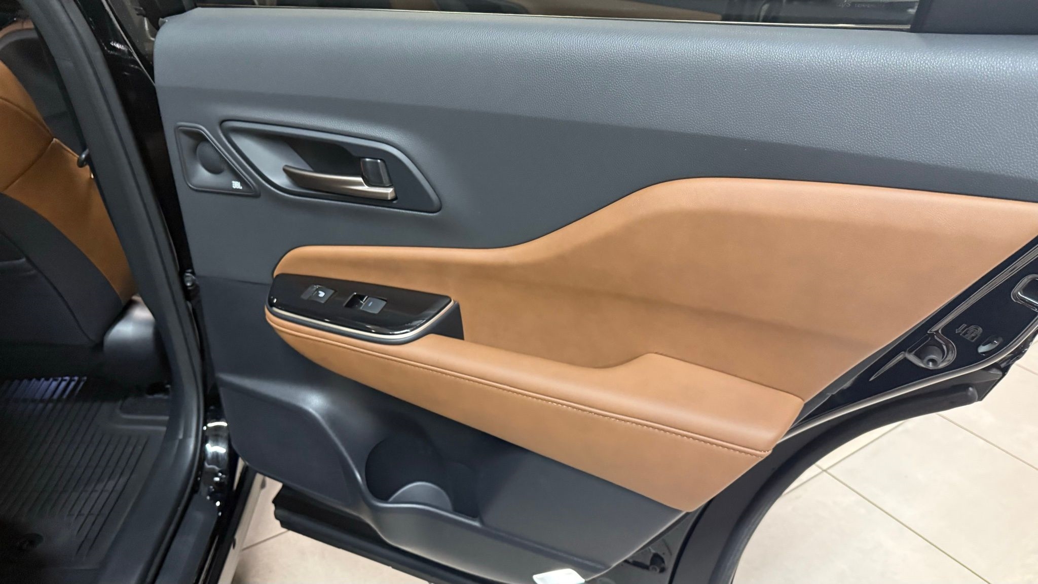 Toyota Crown Signia  2025