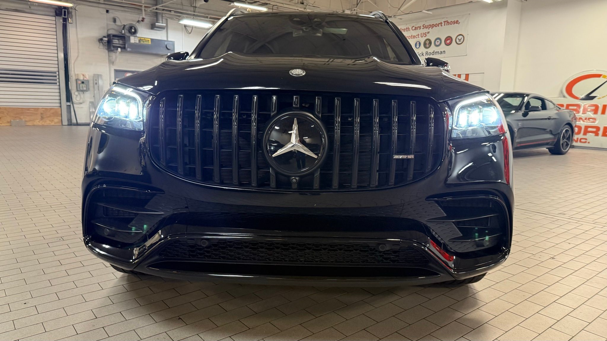 Mercedes-Benz GLS  2024