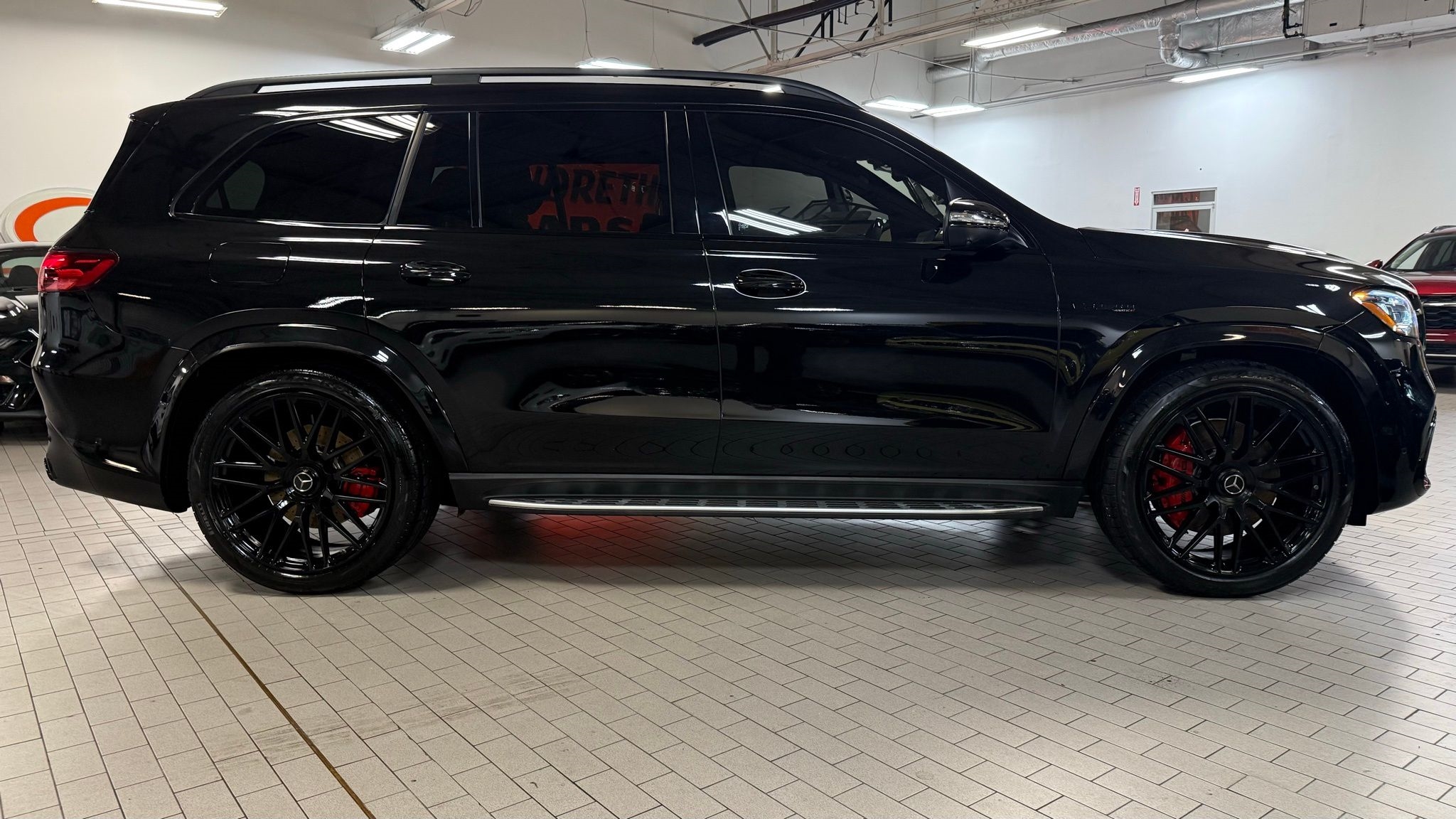 Mercedes-Benz GLS  2024