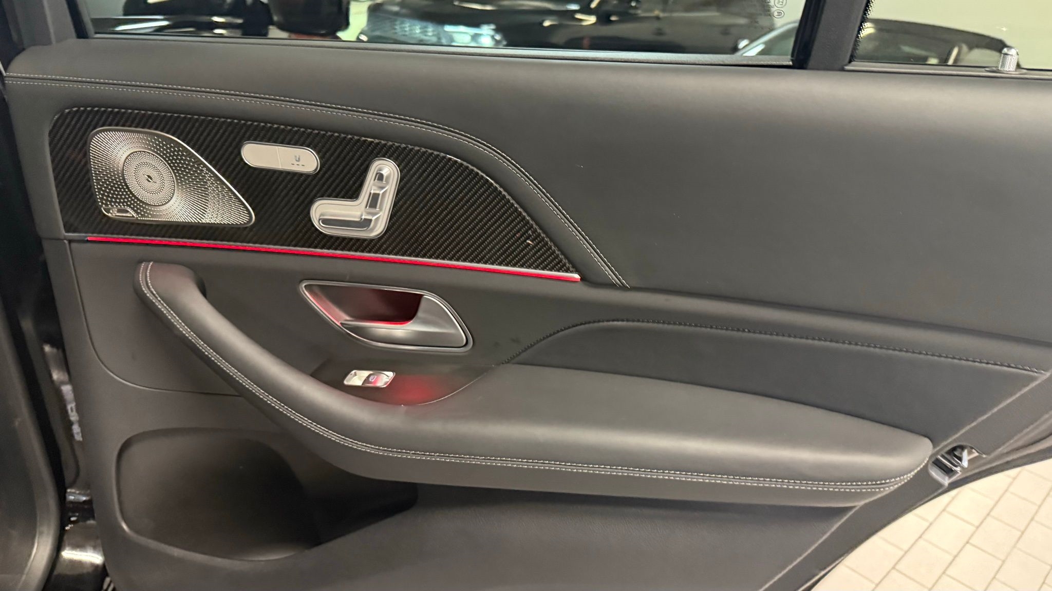 Mercedes-Benz GLS  2024