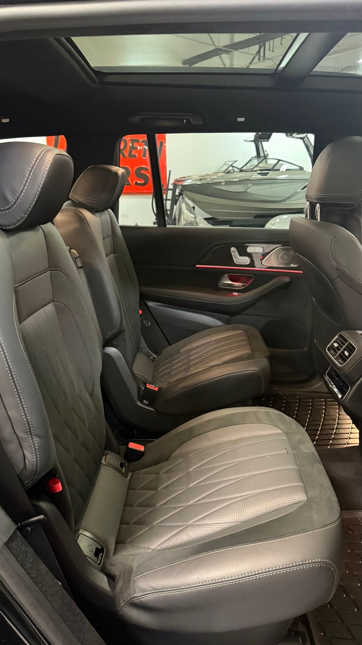 Mercedes-Benz GLS  2024