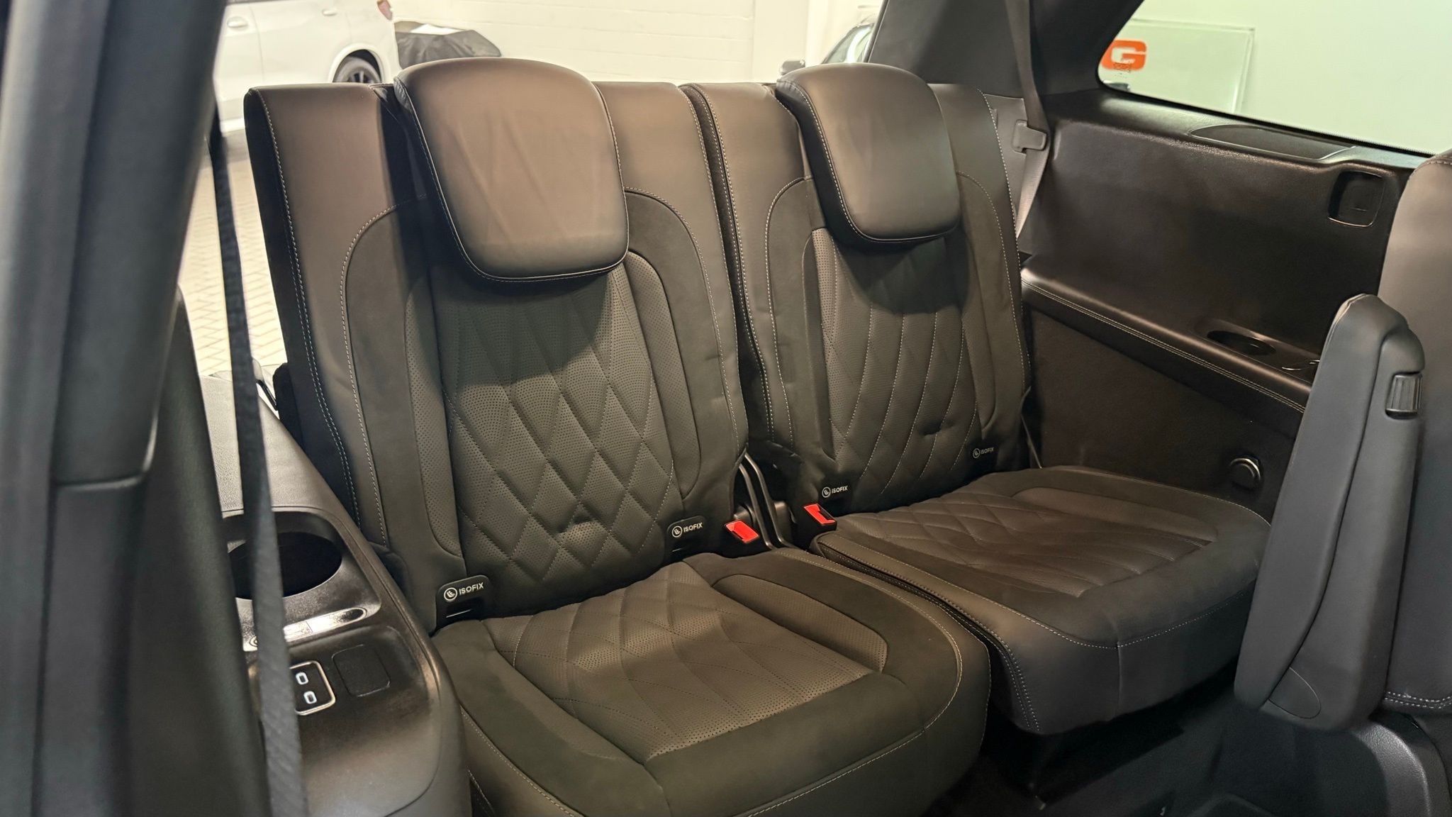 Mercedes-Benz GLS  2024