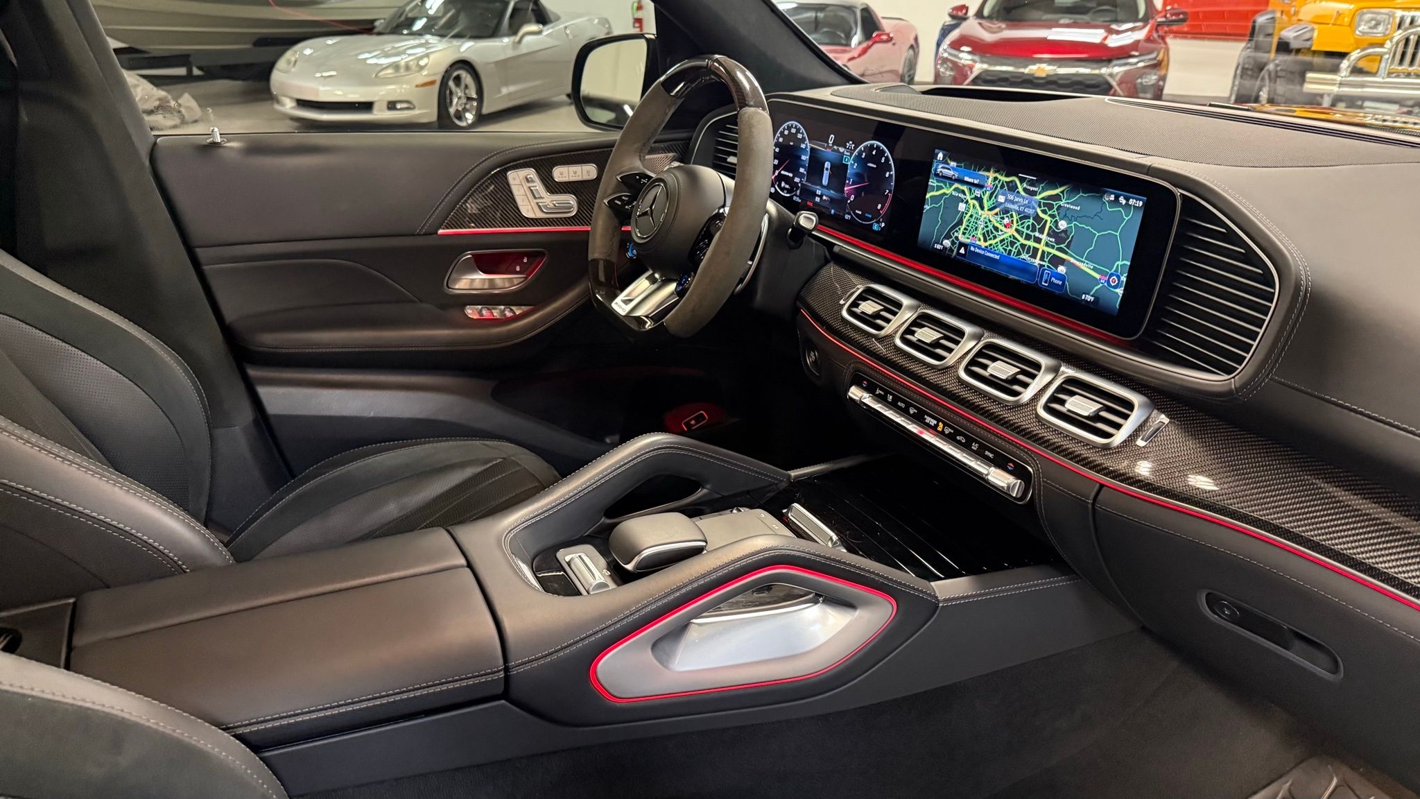 Mercedes-Benz GLS  2024