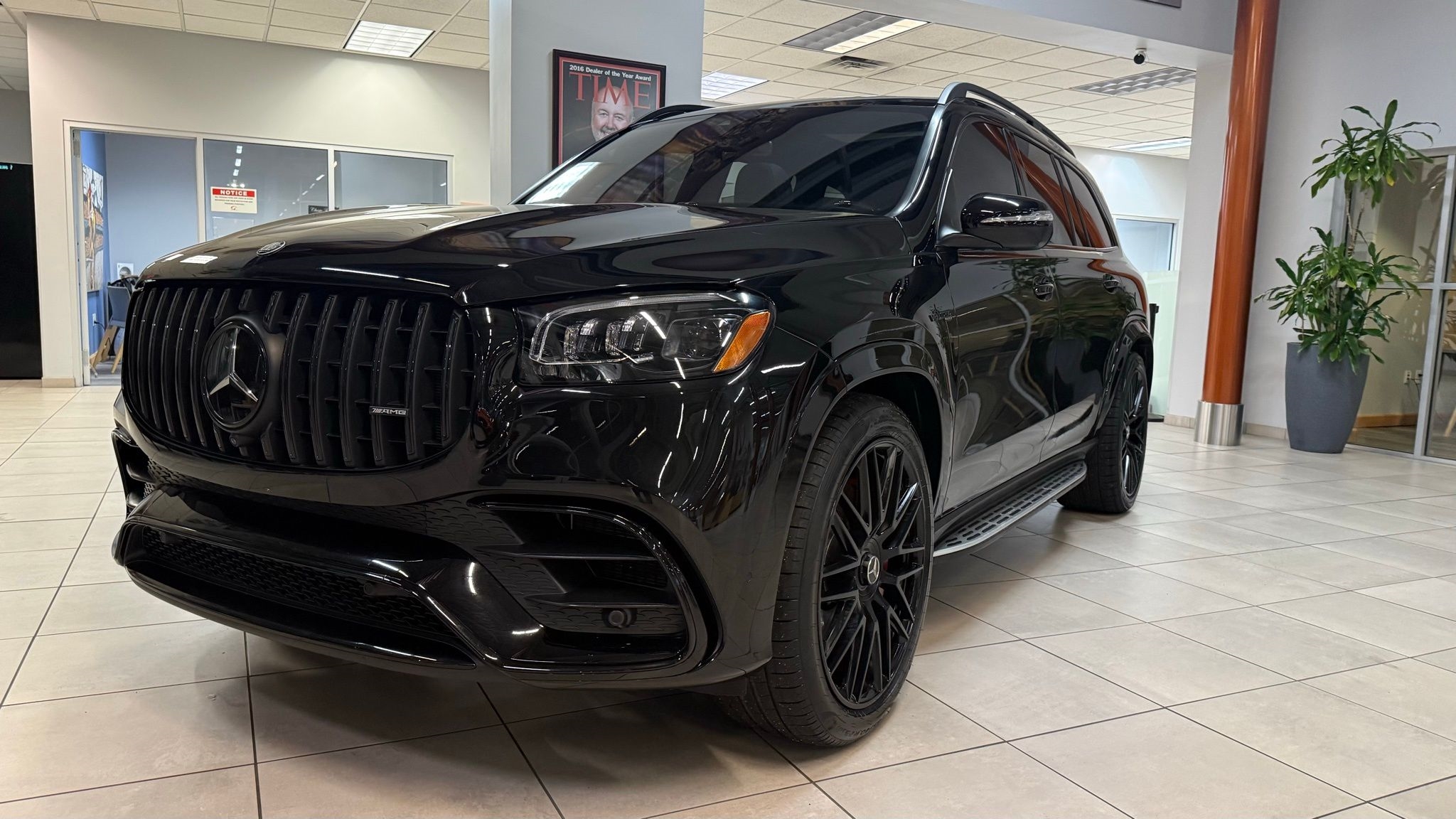 Mercedes-Benz GLS  2024