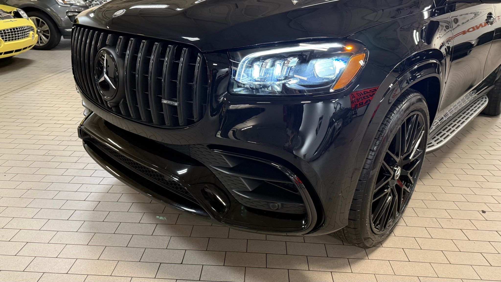 Mercedes-Benz GLS  2024