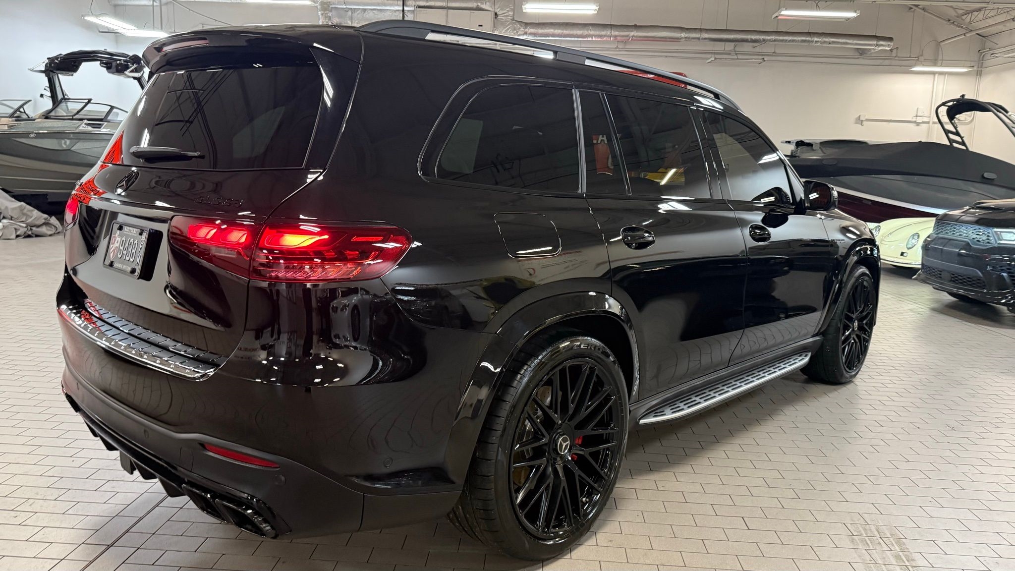 Mercedes-Benz GLS  2024