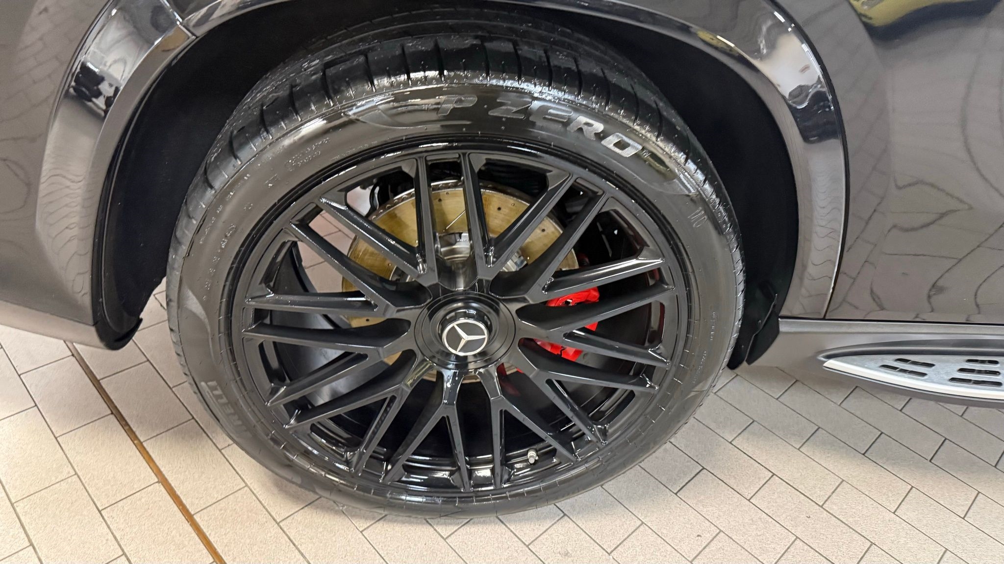 Mercedes-Benz GLS  2024