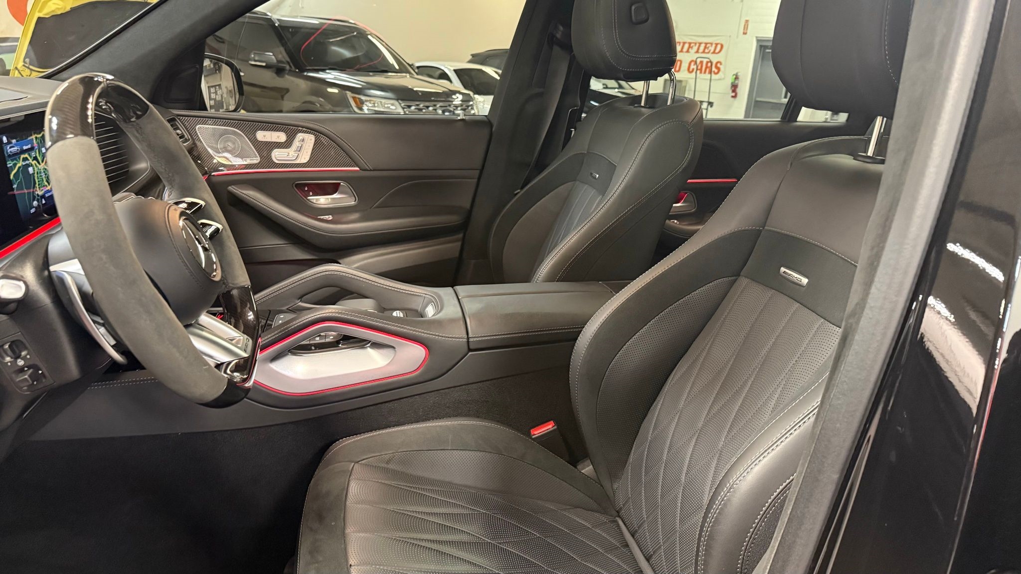 Mercedes-Benz GLS  2024