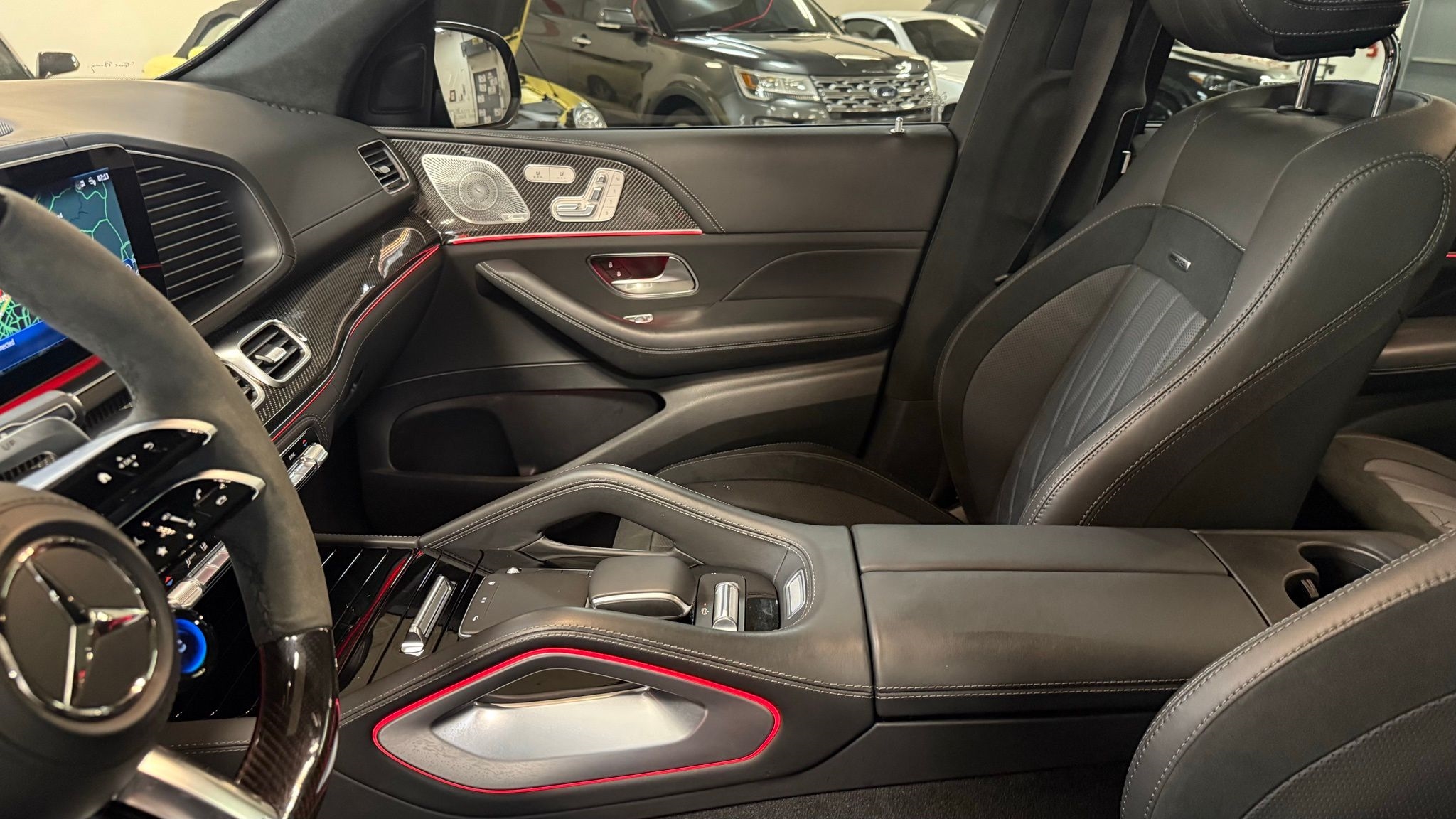 Mercedes-Benz GLS  2024