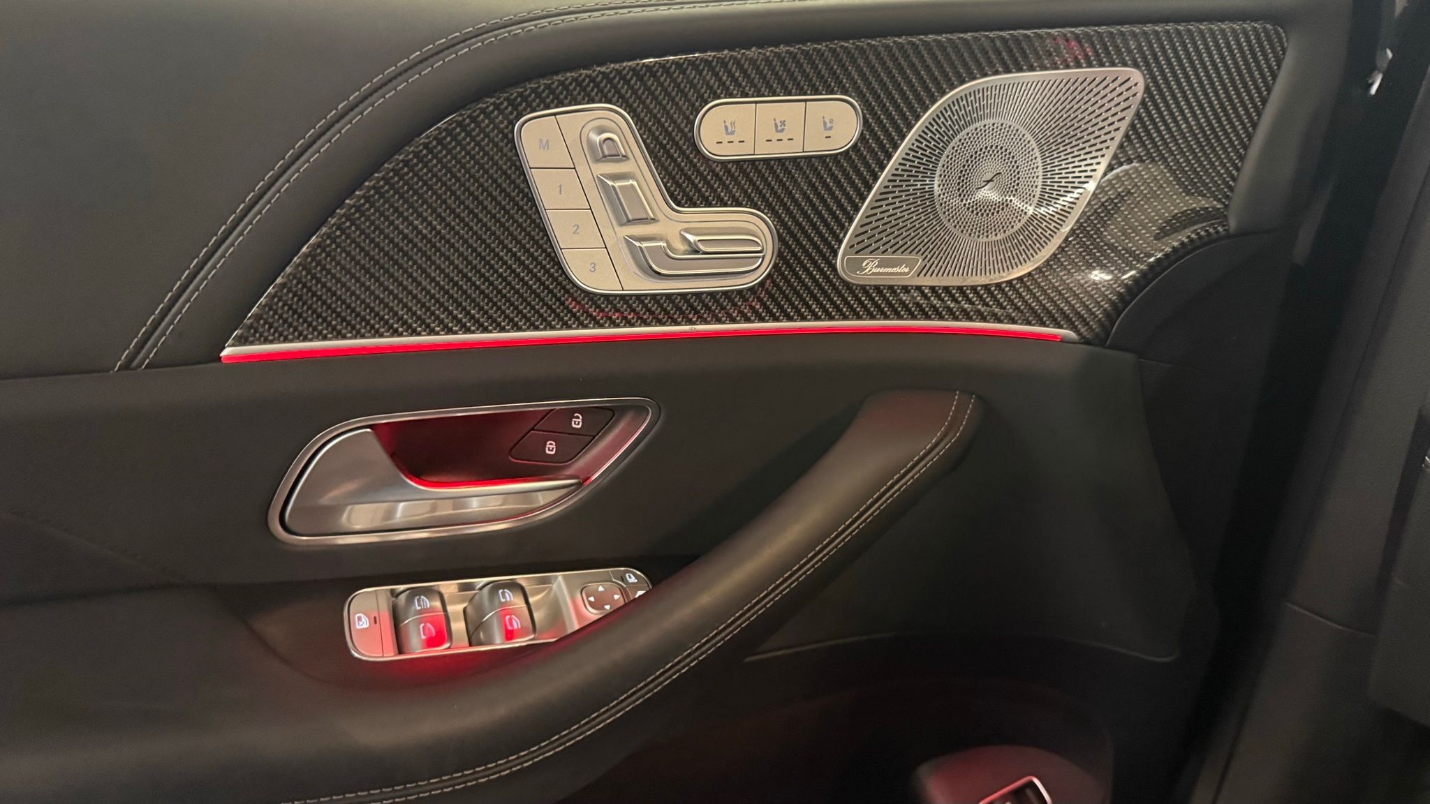 Mercedes-Benz GLS  2024