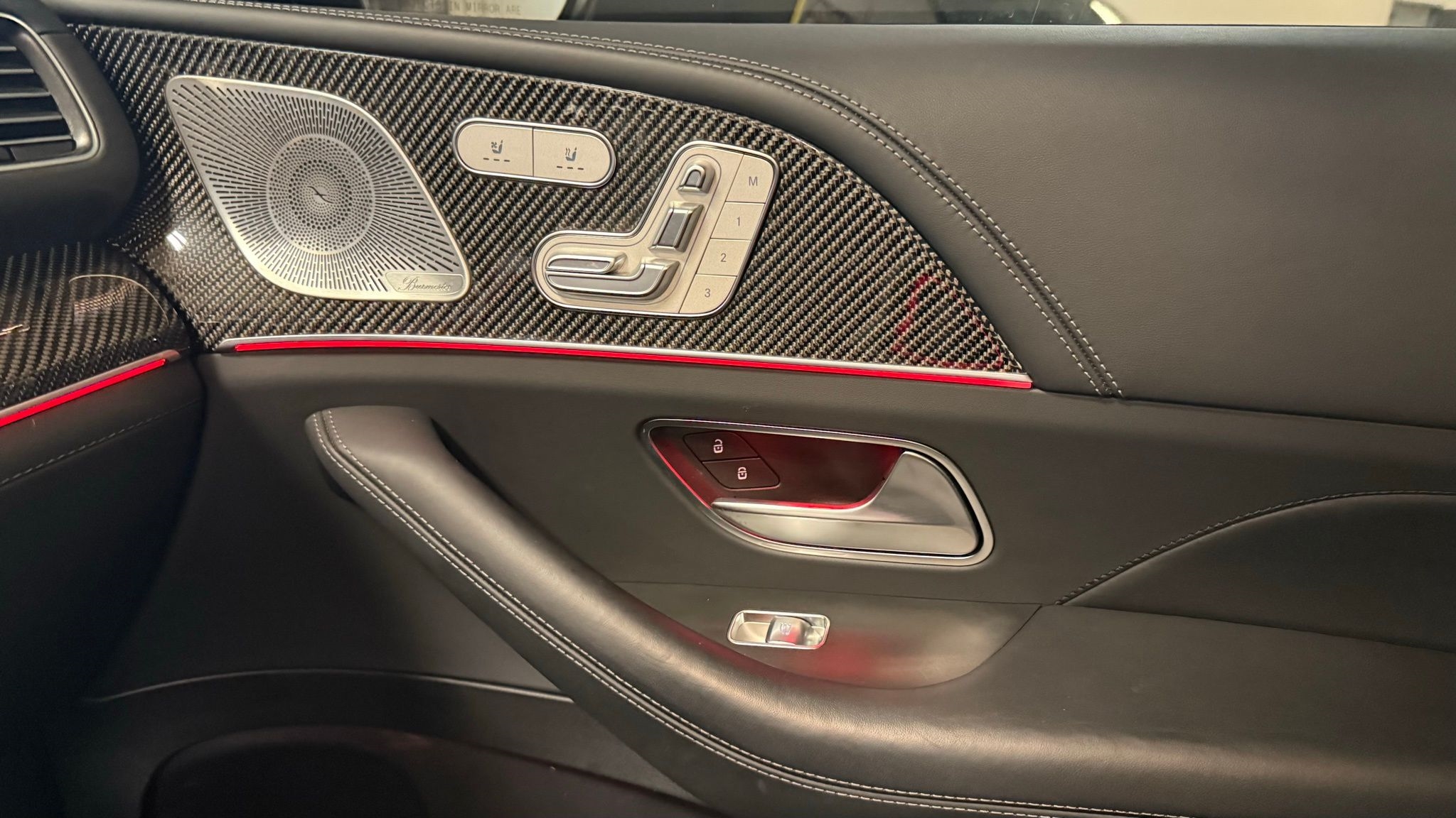 Mercedes-Benz GLS  2024