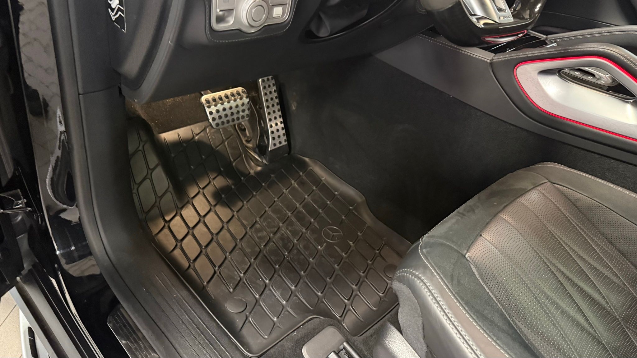 Mercedes-Benz GLS  2024