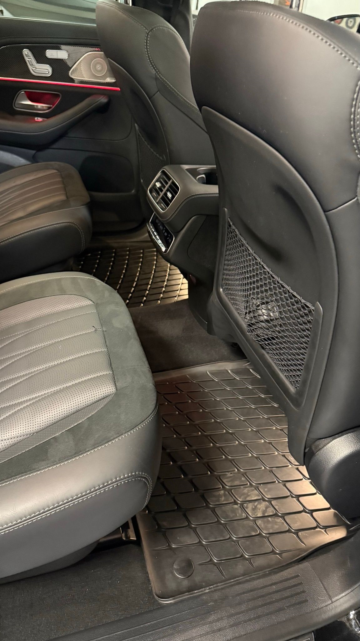 Mercedes-Benz GLS  2024