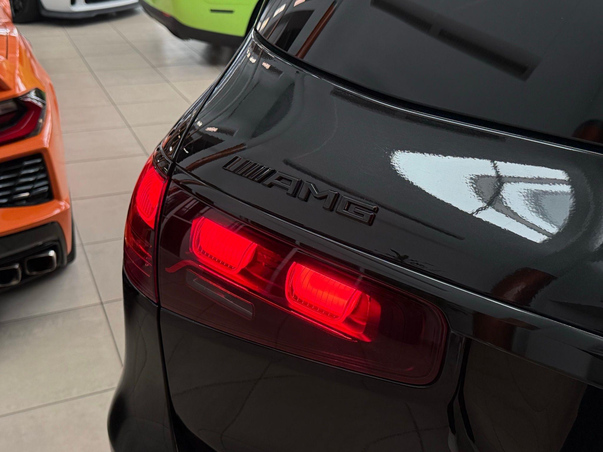 Mercedes-Benz GLS  2024