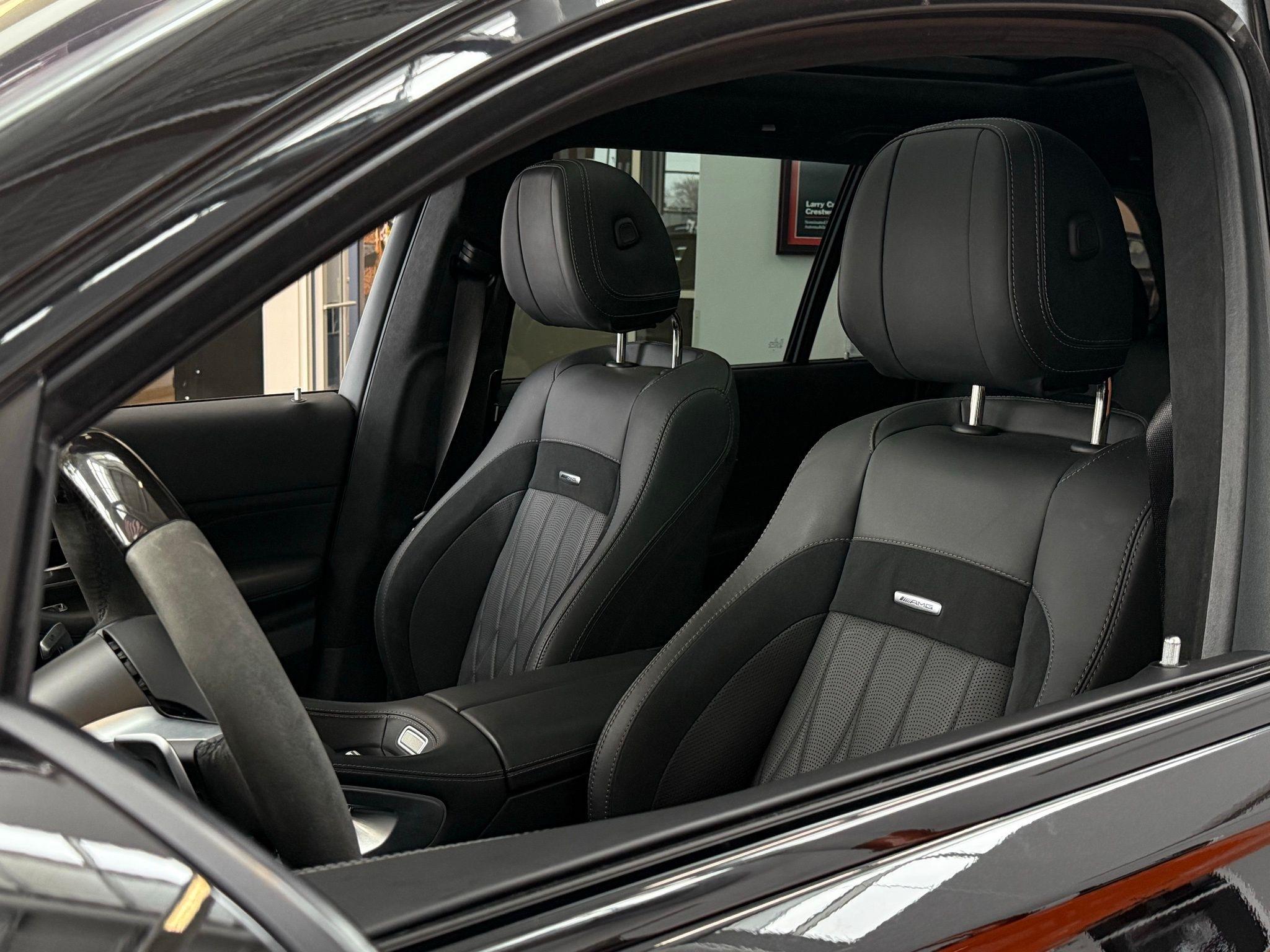 Mercedes-Benz GLS  2024