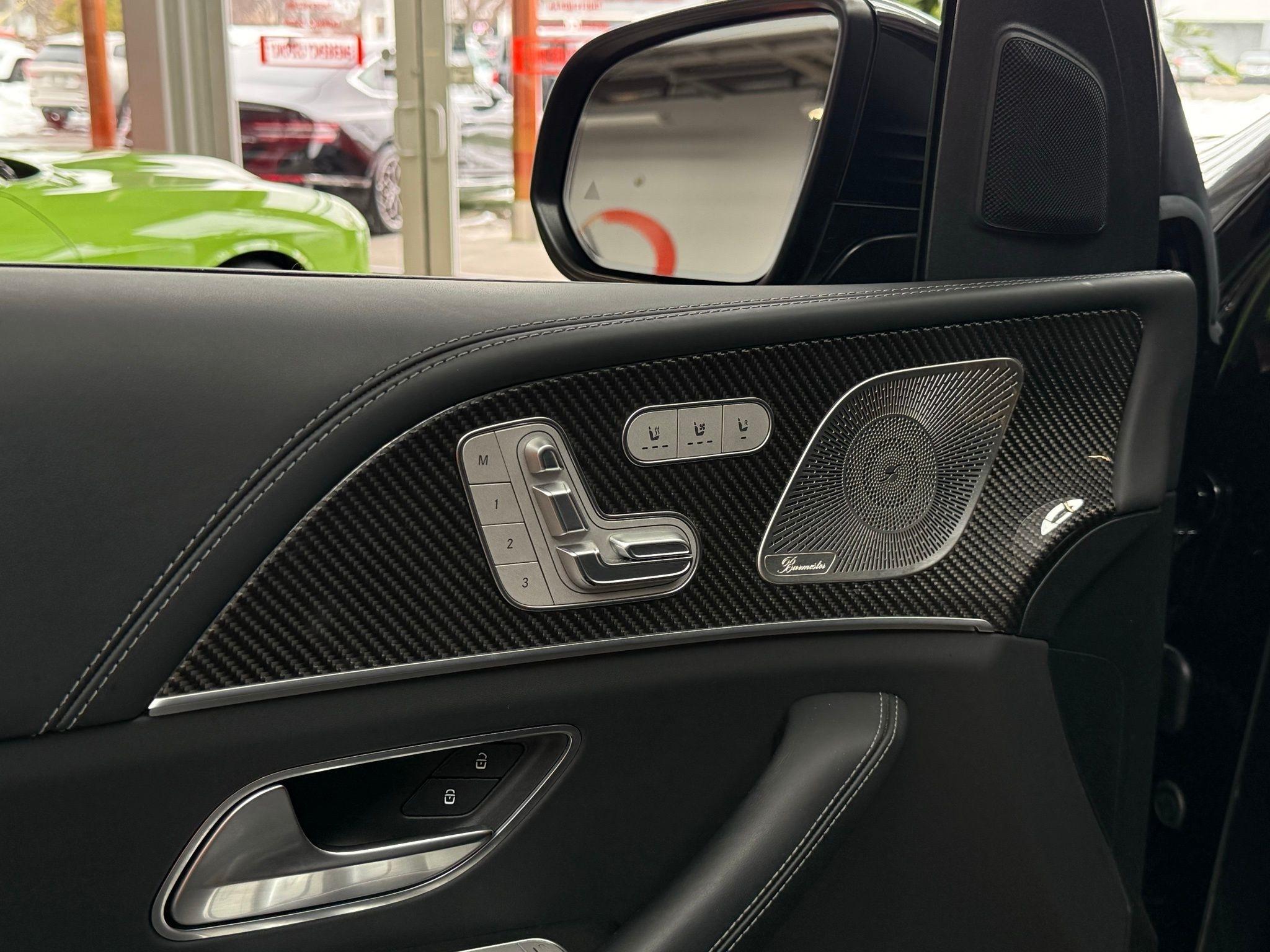 Mercedes-Benz GLS  2024