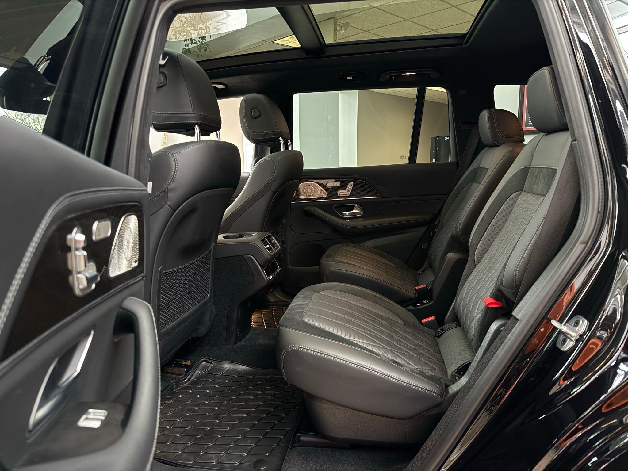 Mercedes-Benz GLS  2024