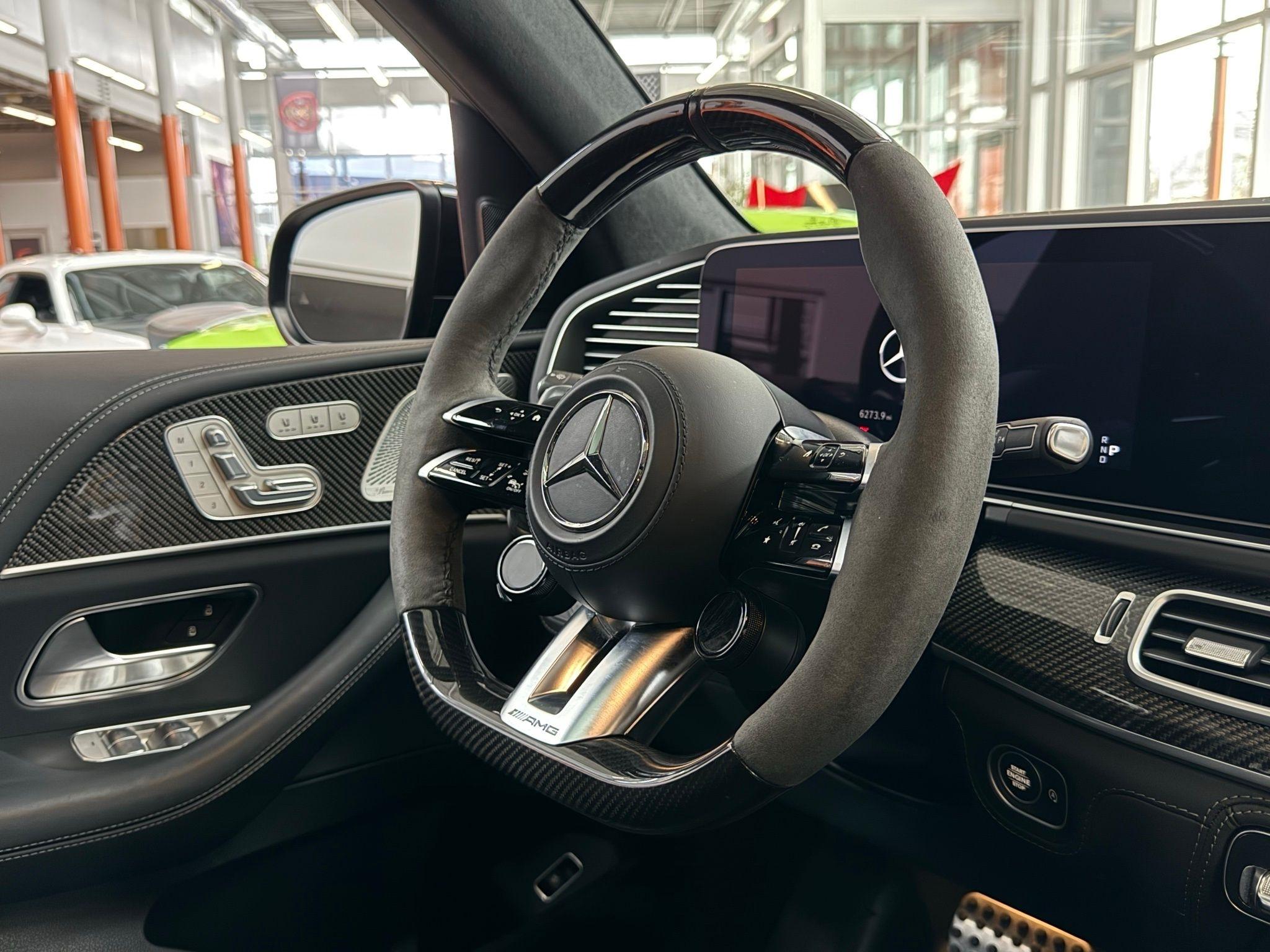 Mercedes-Benz GLS  2024