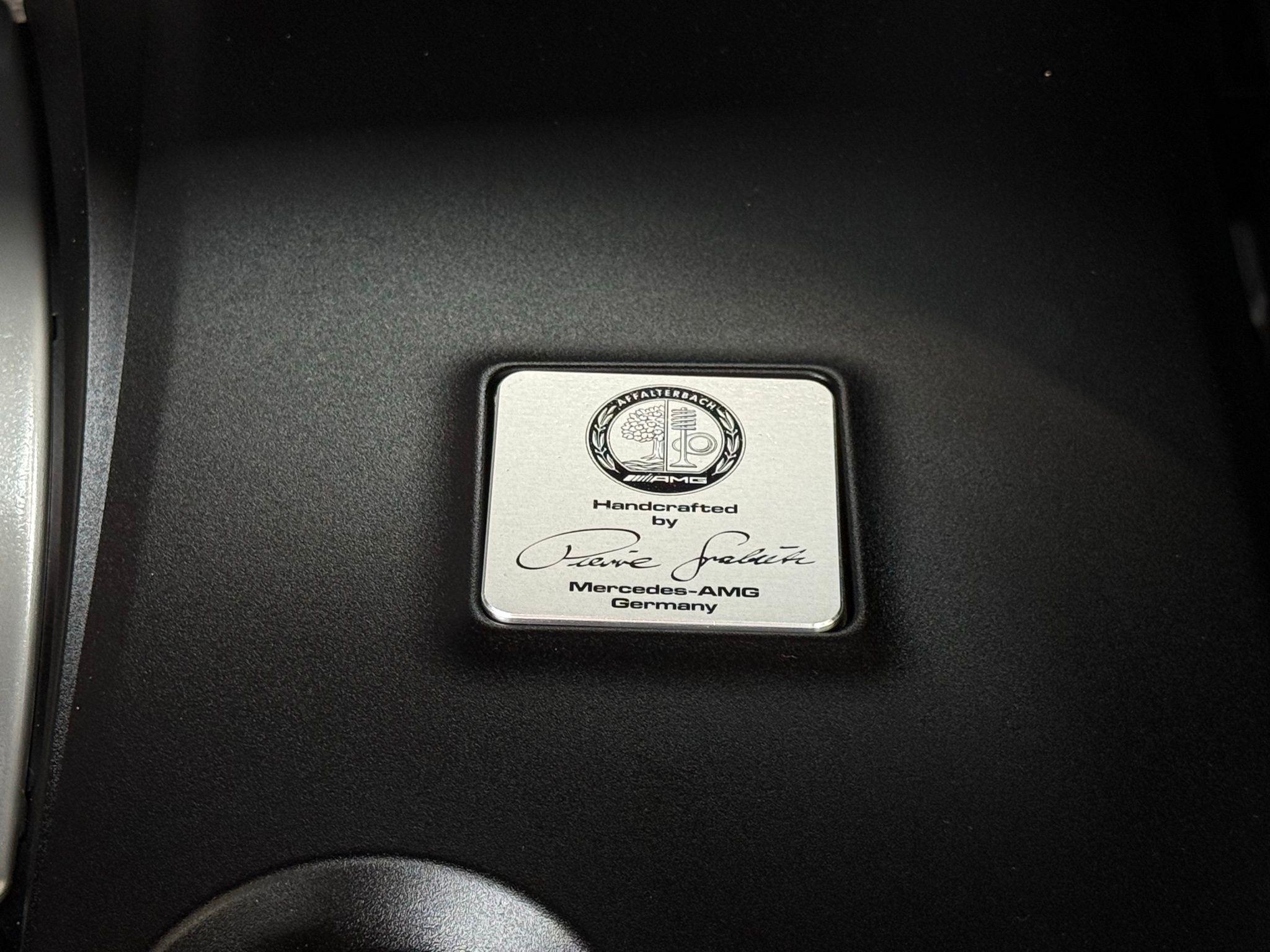 Mercedes-Benz GLS  2024