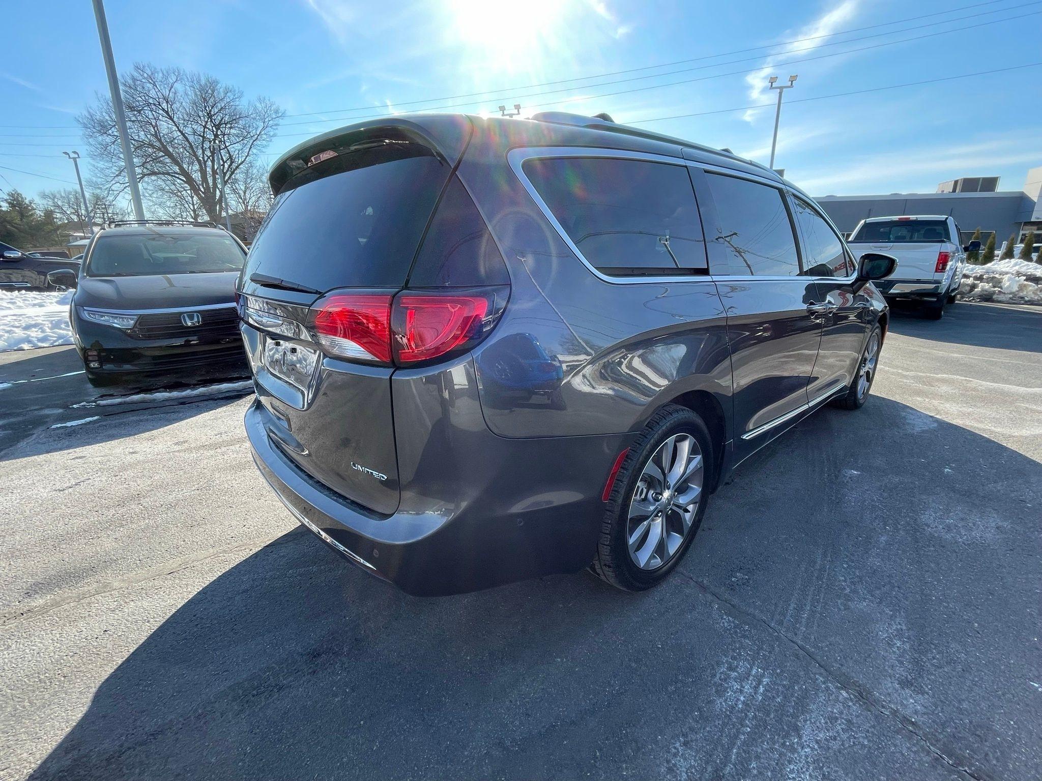 Chrysler Pacifica  2019
