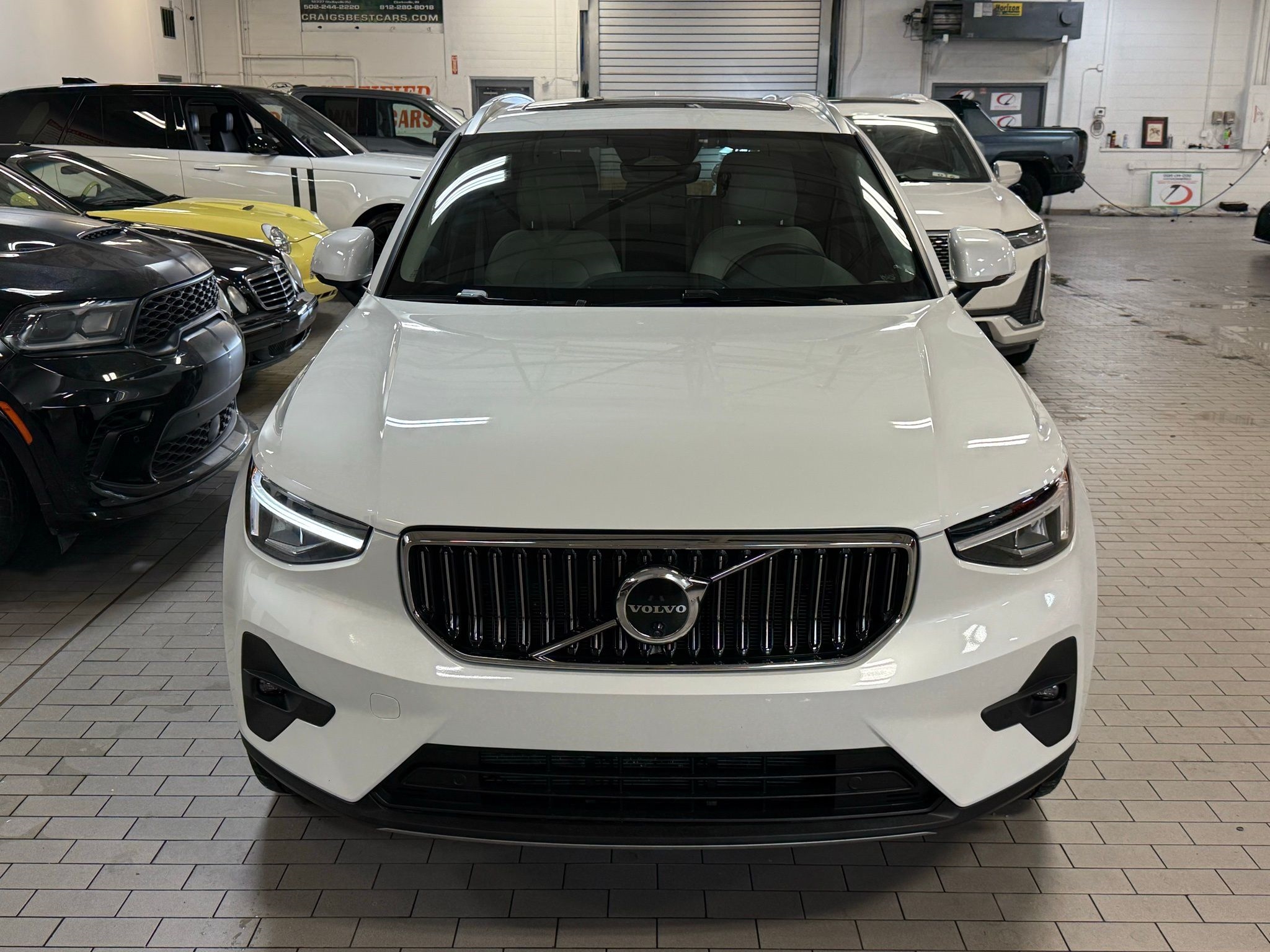 Volvo XC40  2025