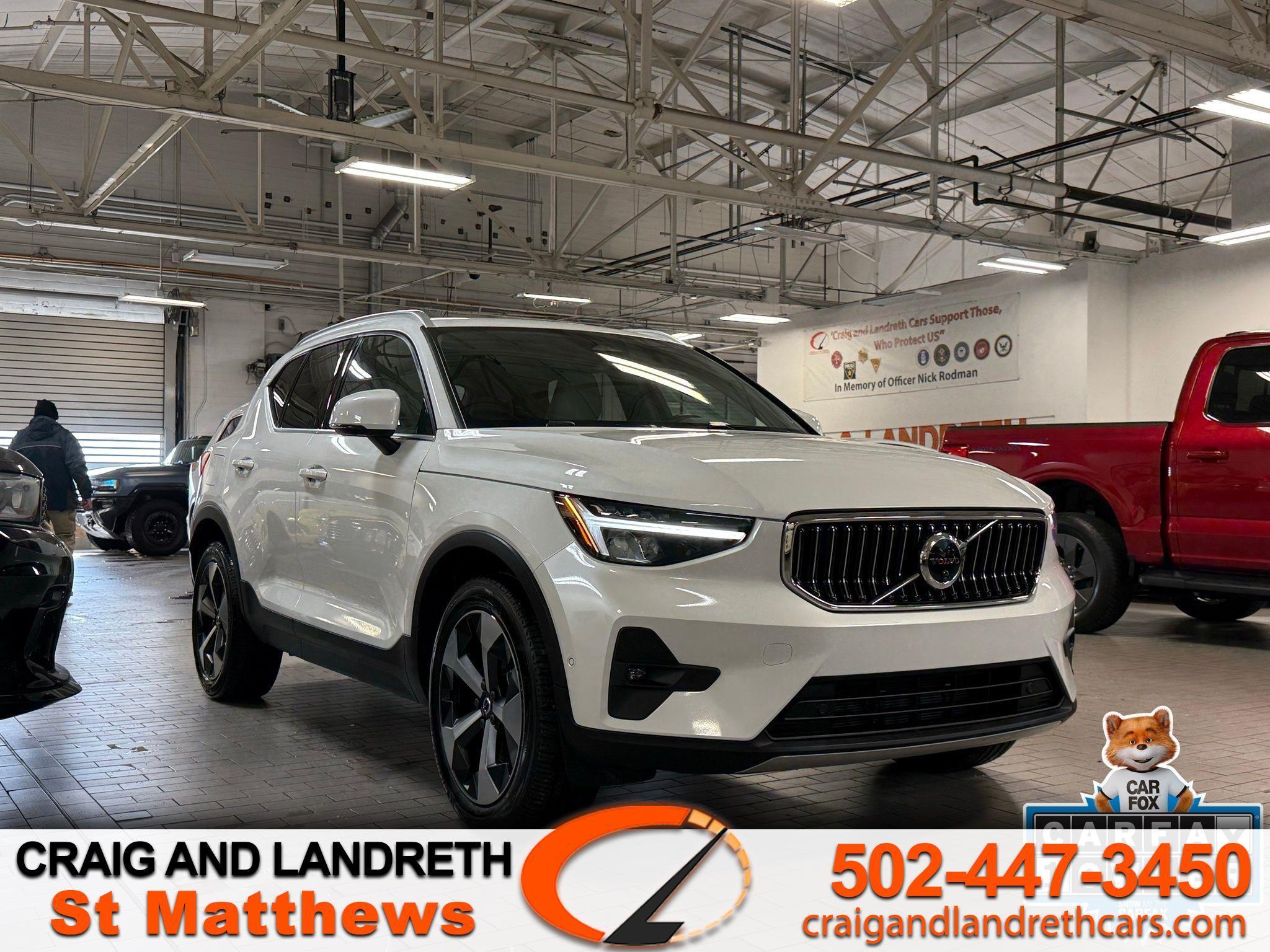 Volvo XC40  2025
