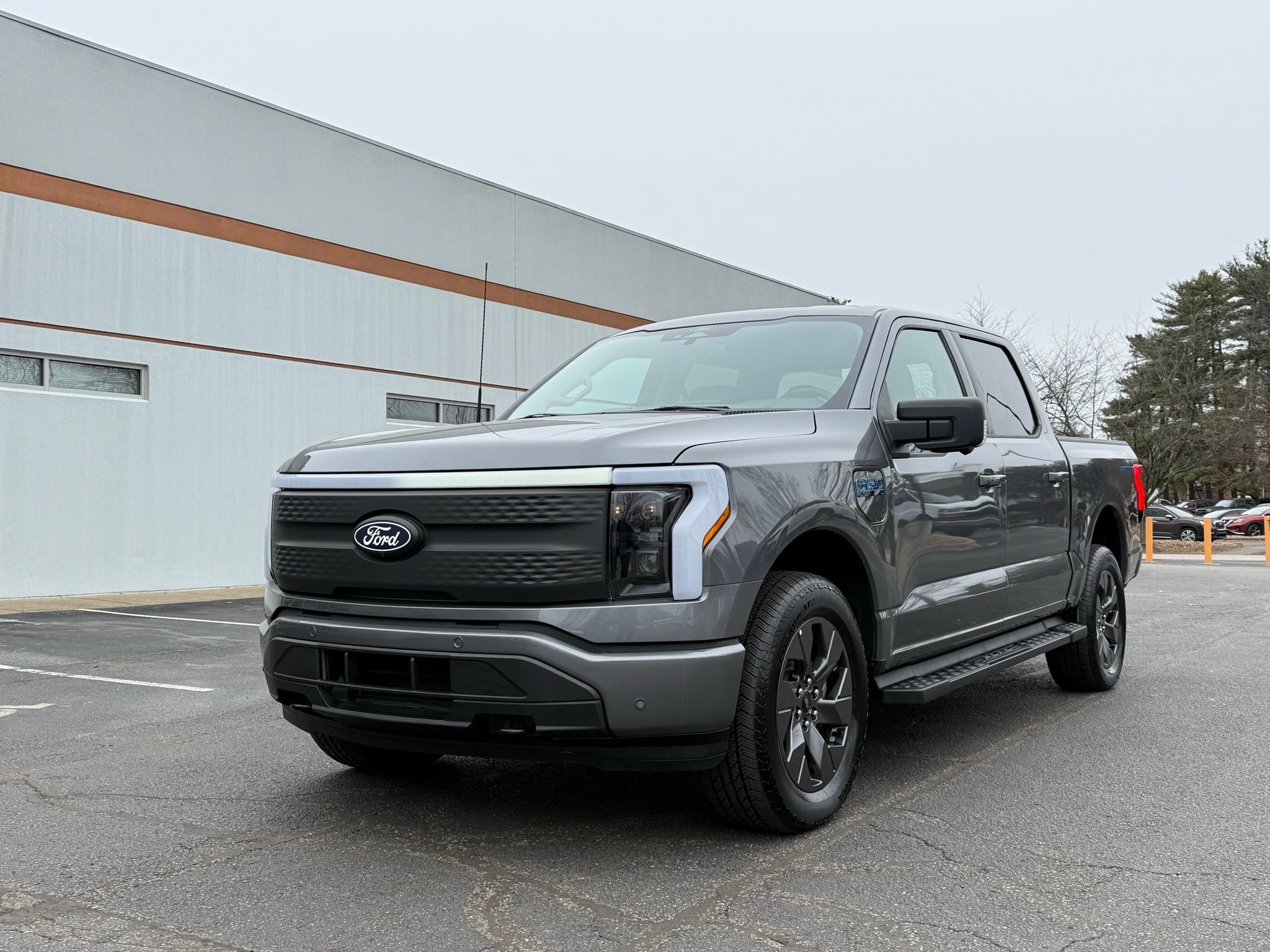 Ford F-150 Lightning  2024