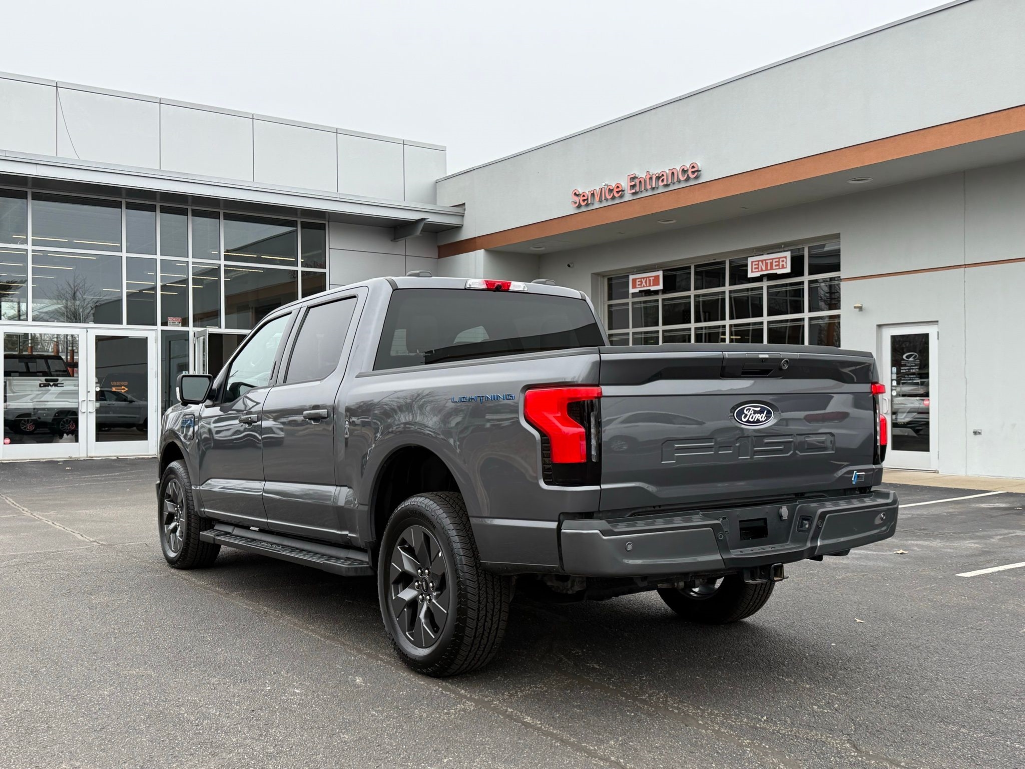 Ford F-150 Lightning  2024